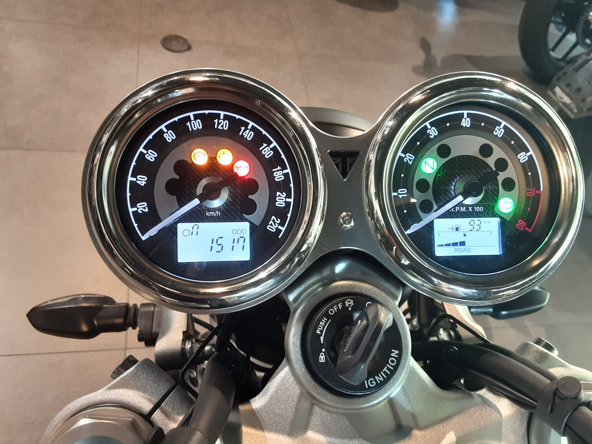 TRIUMPH Speed Twin 1200-image-6