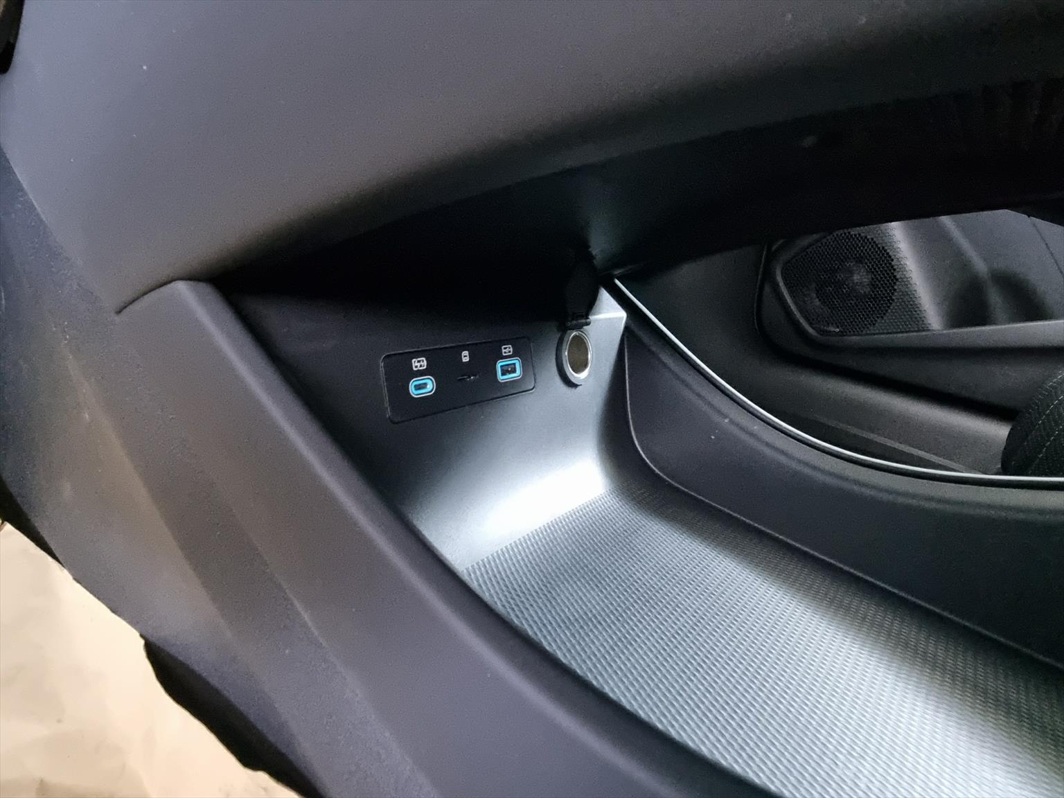 BYD Seal 82,2 kWh Excellence AWD-image-15