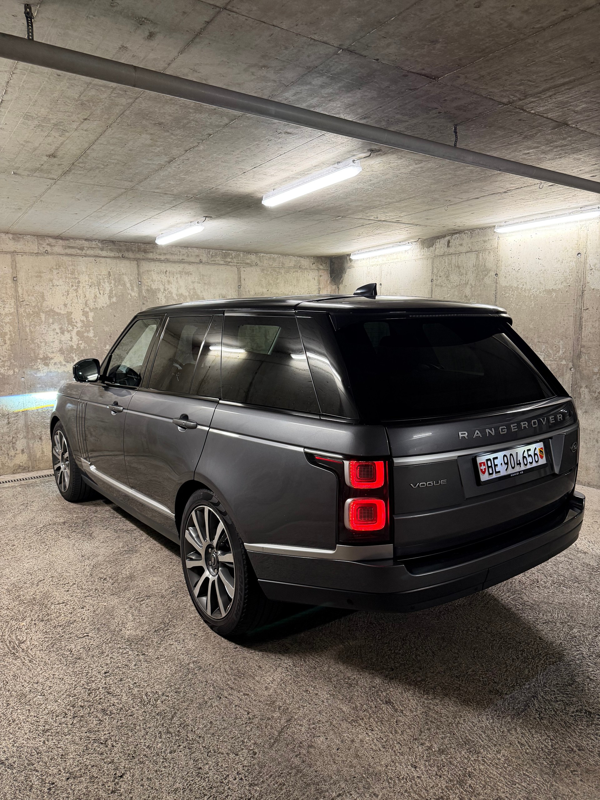 LAND ROVER 3.0 TDV6 Vogue-image-1