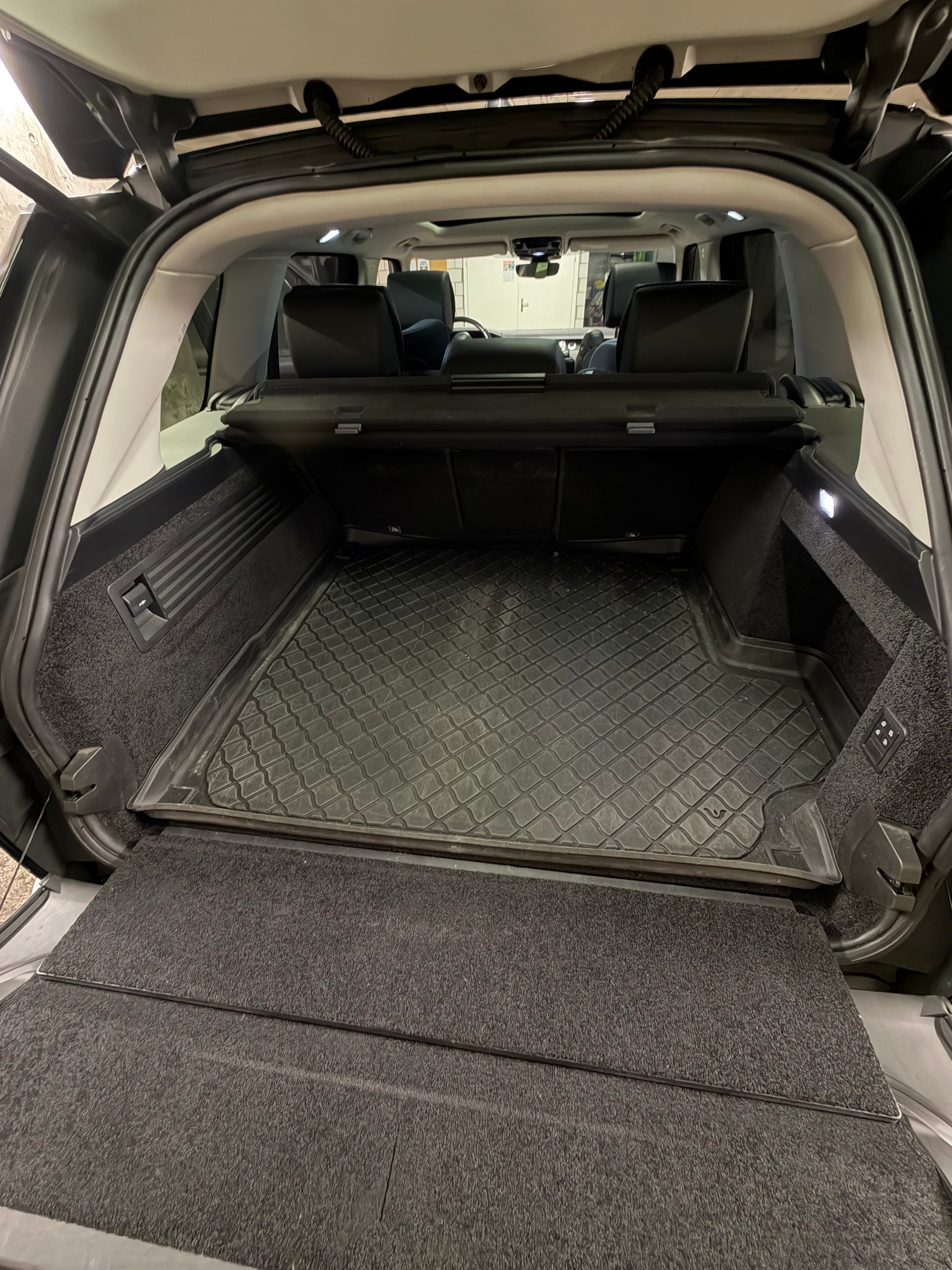 LAND ROVER 3.0 TDV6 Vogue-image-7