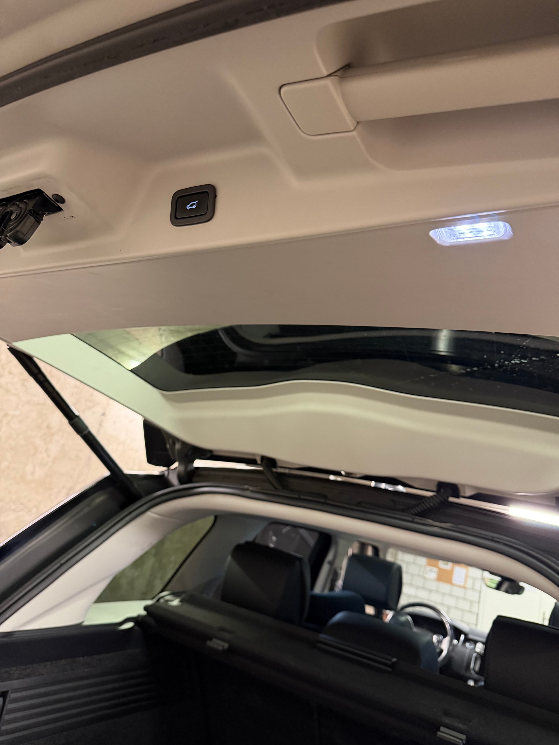 LAND ROVER 3.0 TDV6 Vogue-image-9