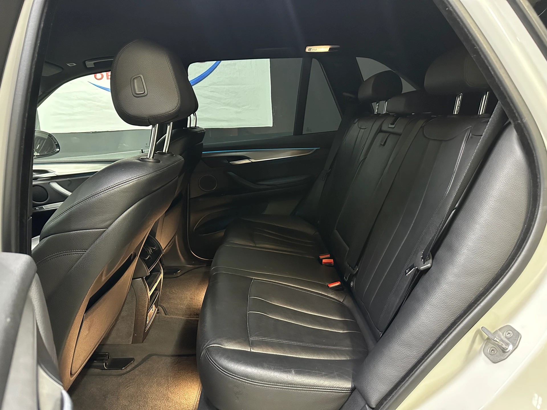 BMW X5 xDrive M50d Steptronic-image-11