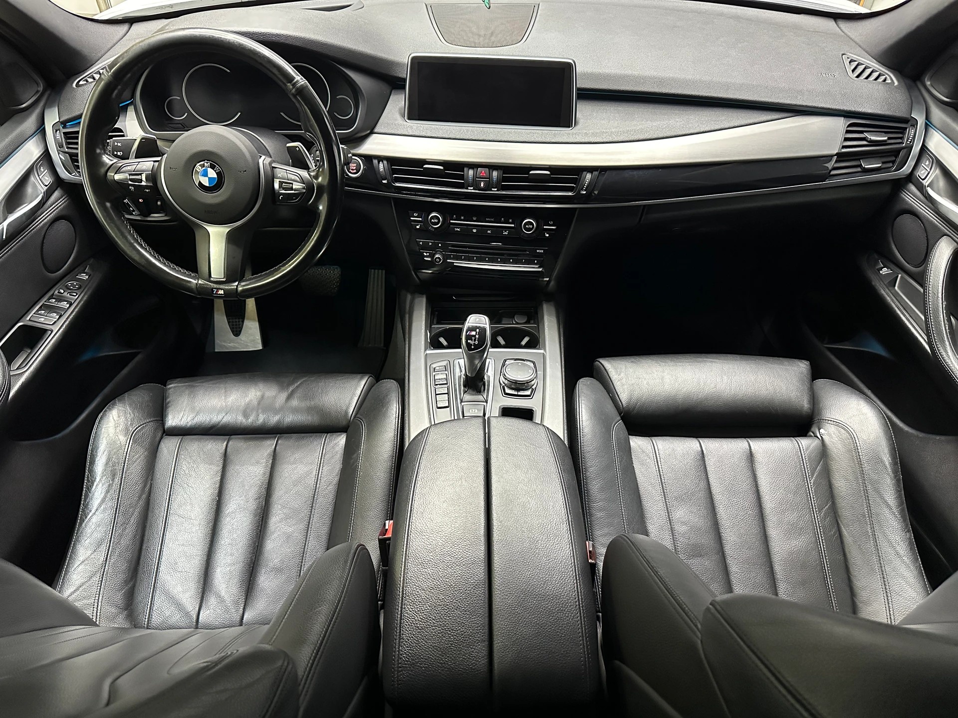 BMW X5 xDrive M50d Steptronic-image-12