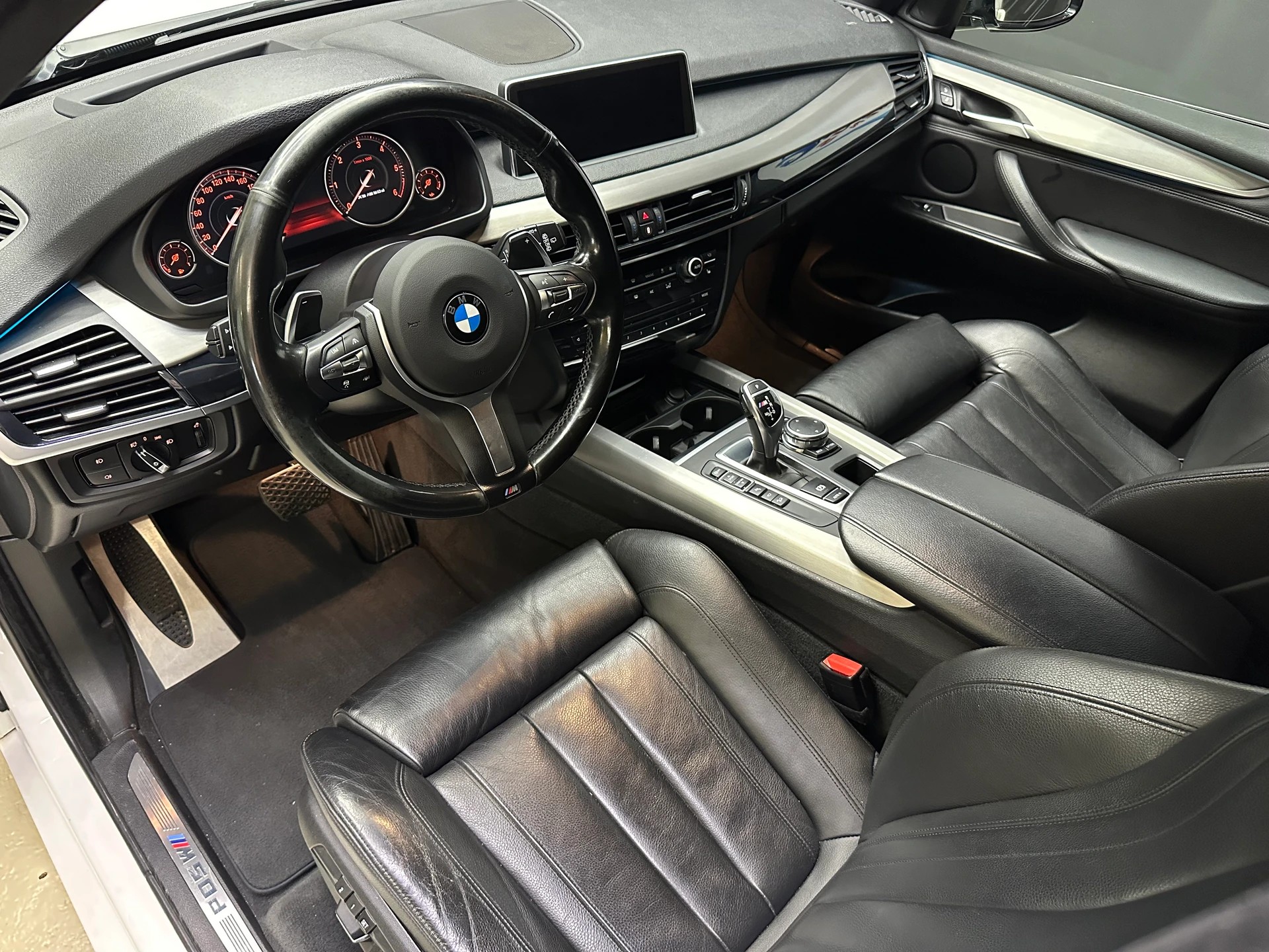 BMW X5 xDrive M50d Steptronic-image-6