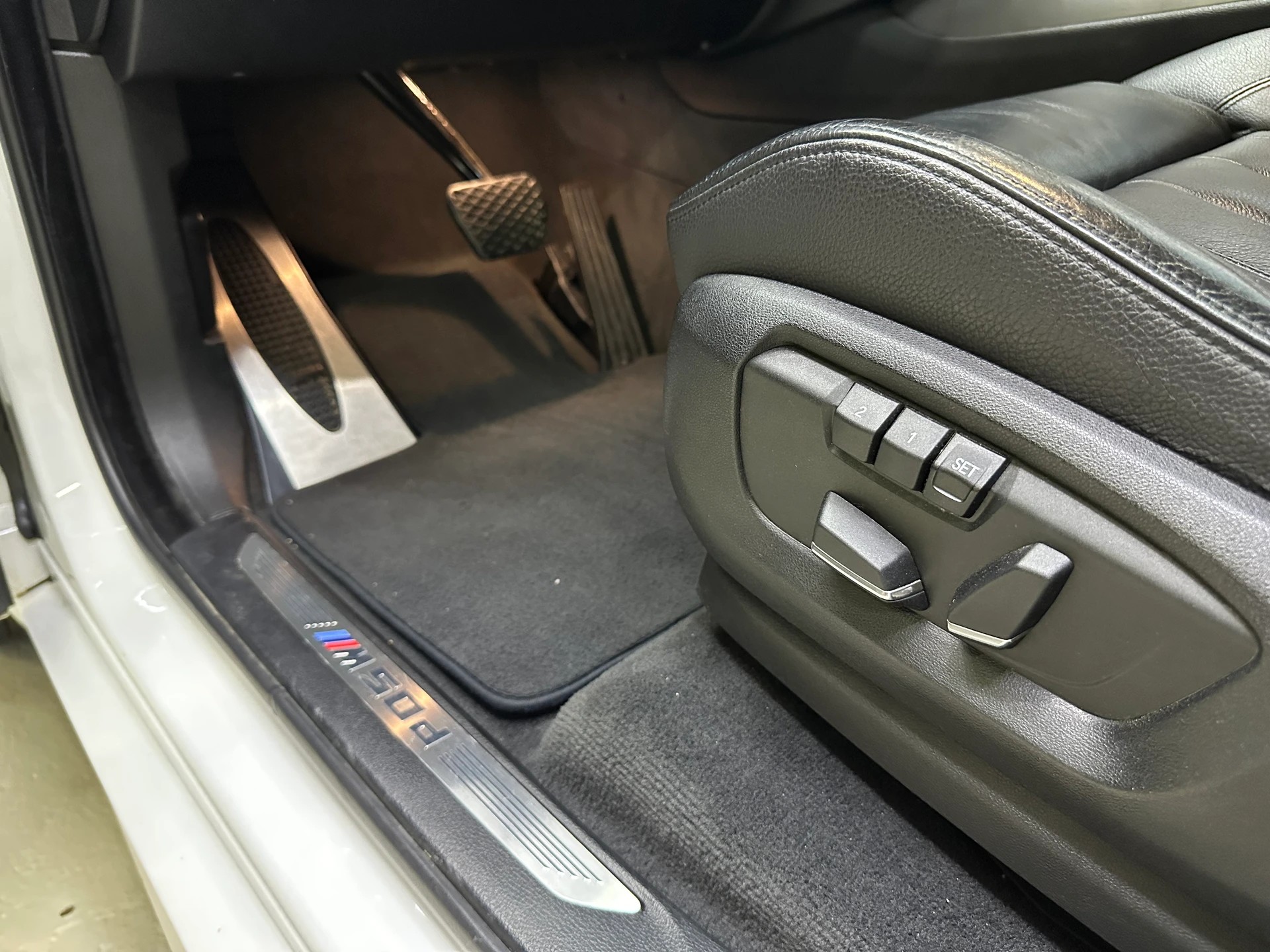 BMW X5 xDrive M50d Steptronic-image-8
