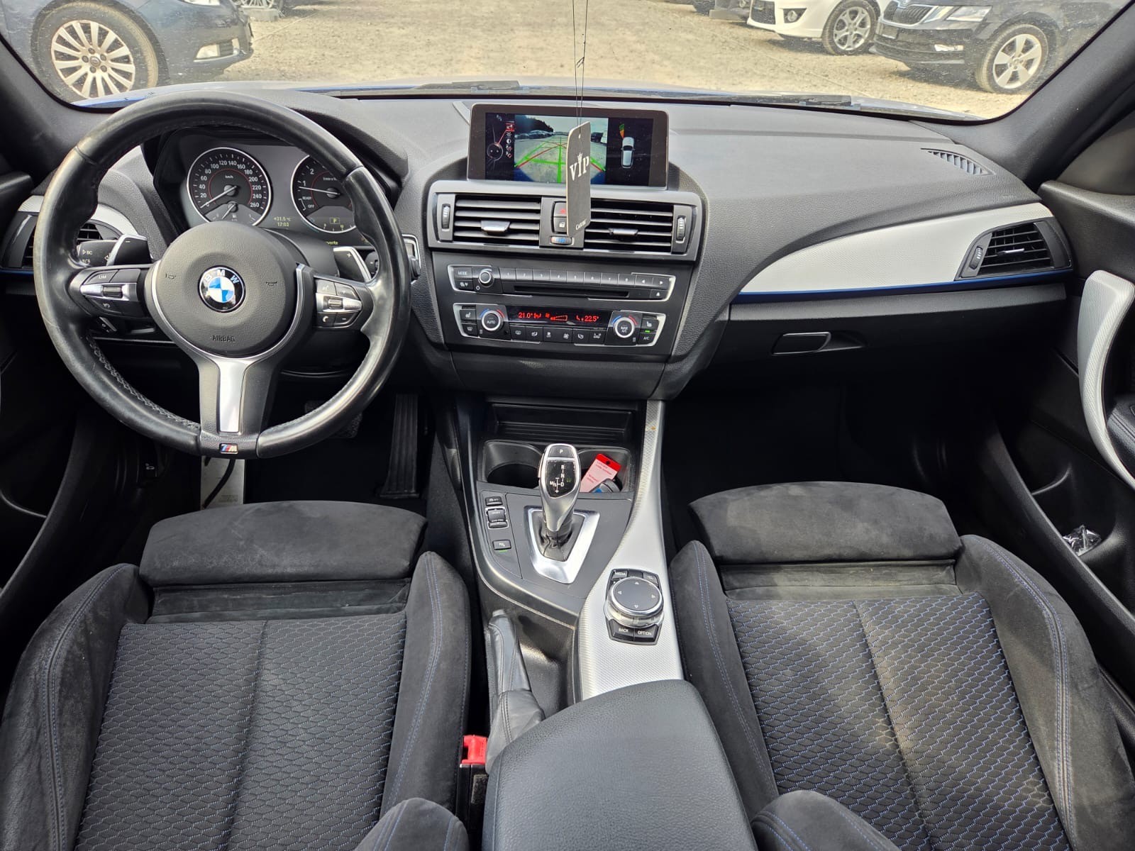 BMW M135i xDrive Steptronic-image-8