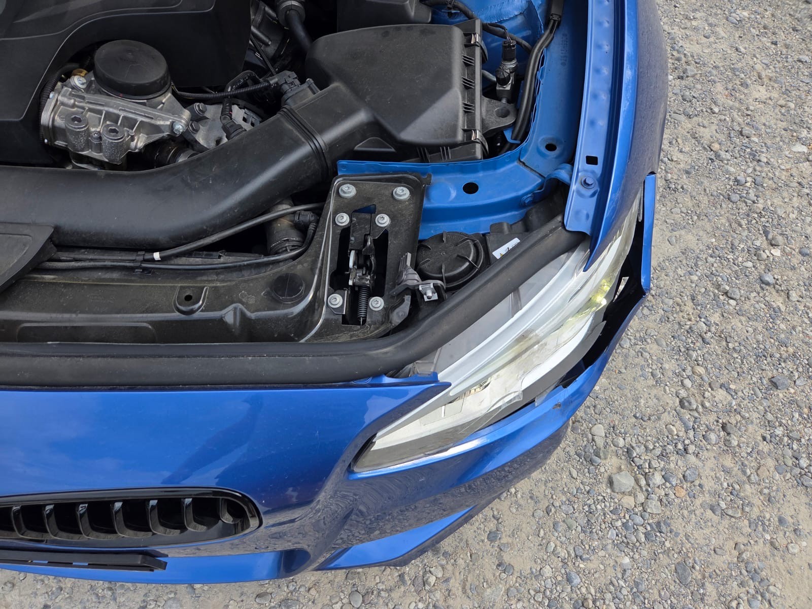 BMW M135i xDrive Steptronic-image-12