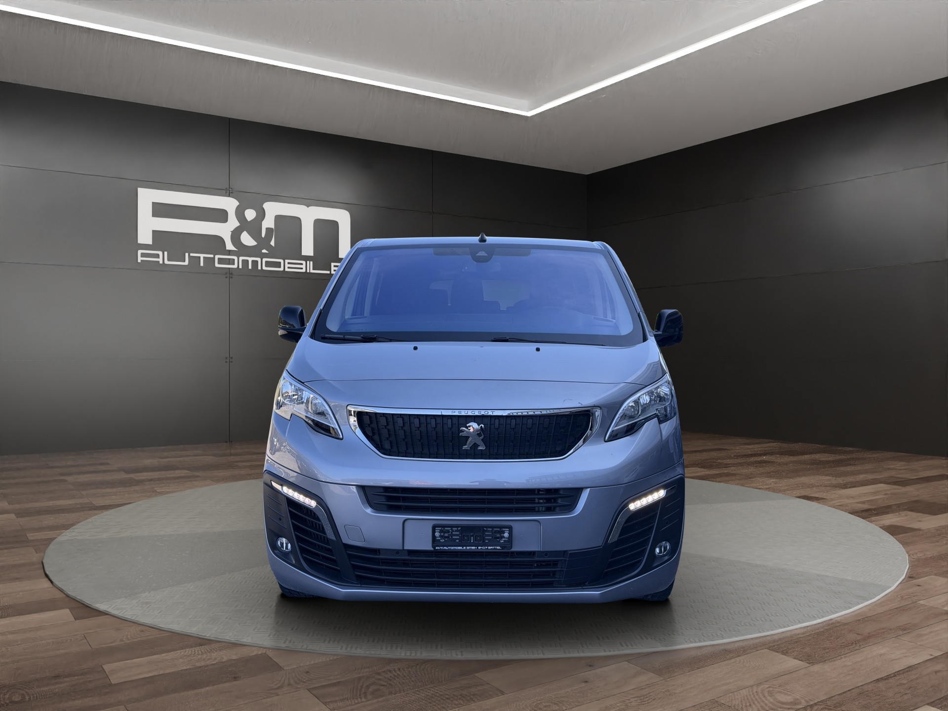 PEUGEOT Traveller 2.0 BlueHDi Business Standard EAT8-showroom-element-3