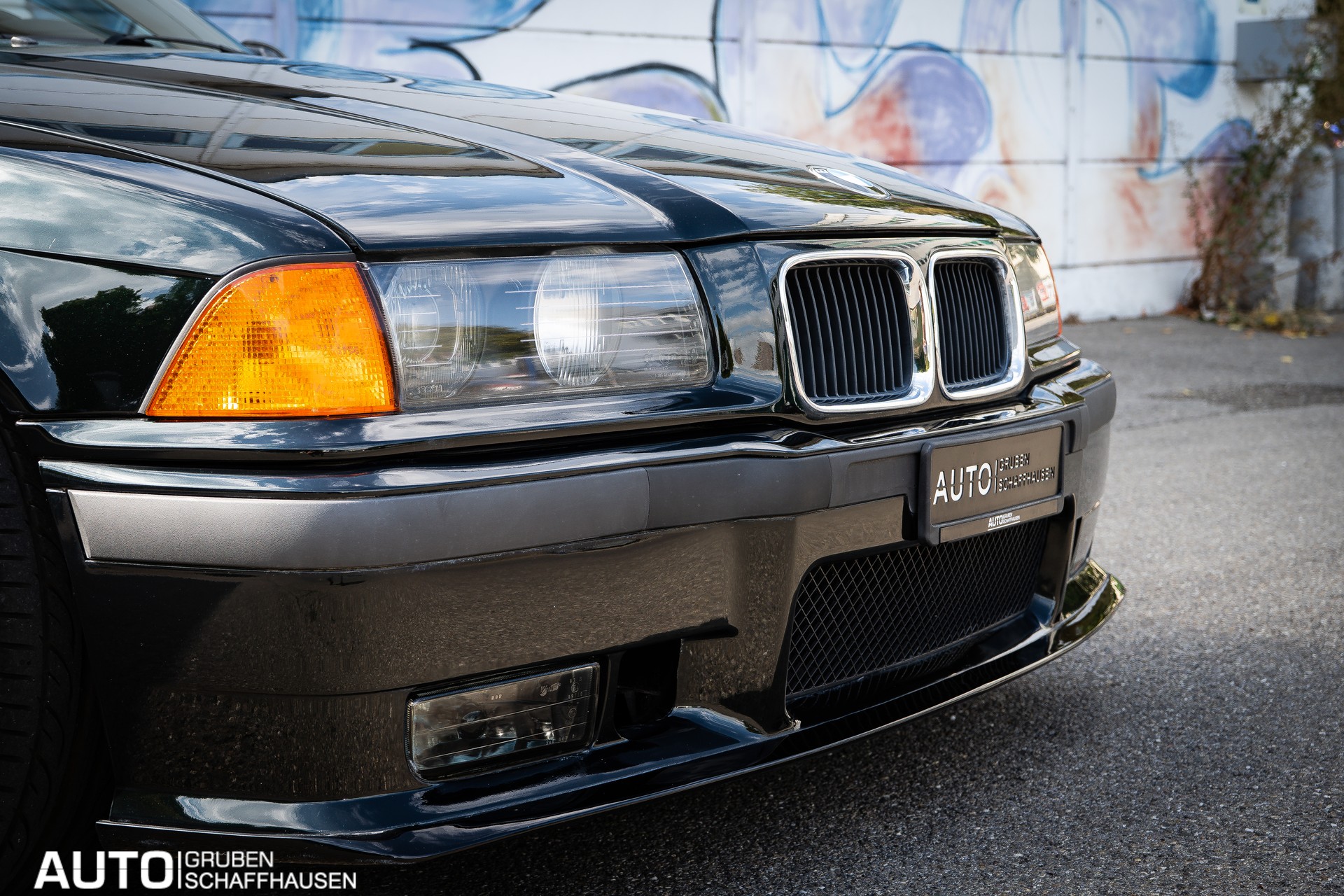 BMW 325i Cabrio-image-5