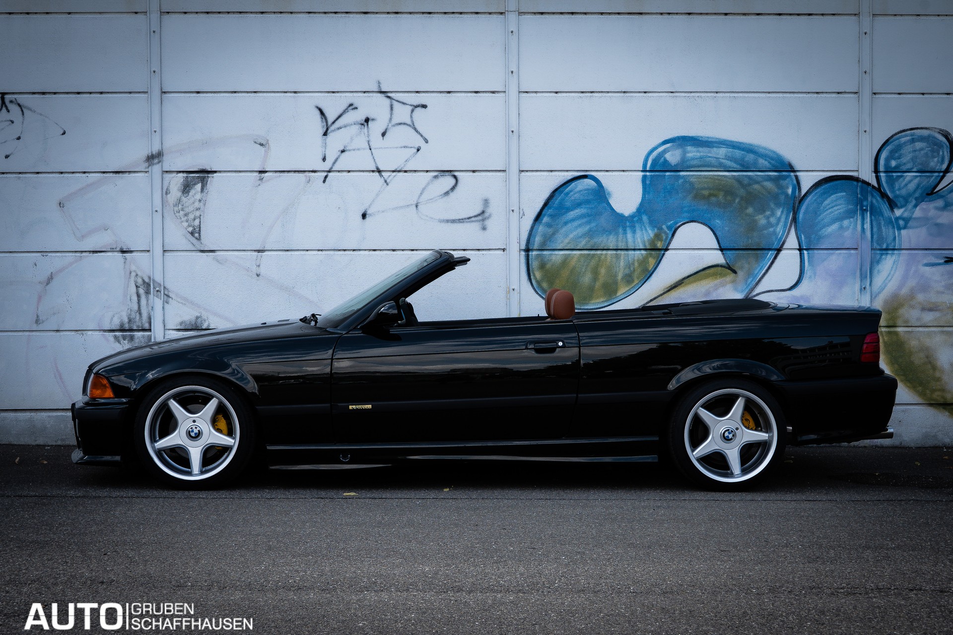 BMW 325i Cabrio-image-13