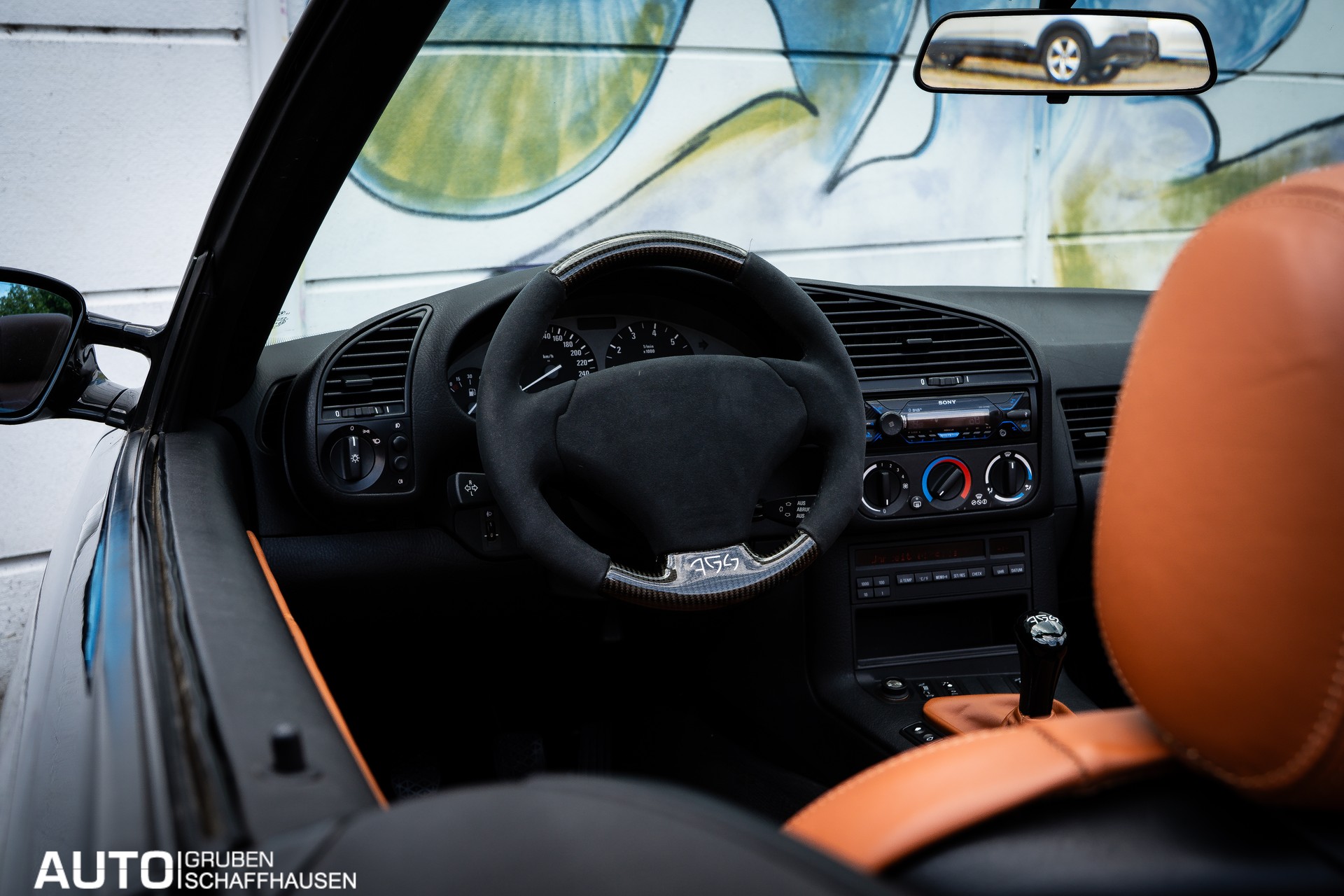 BMW 325i Cabrio-image-22