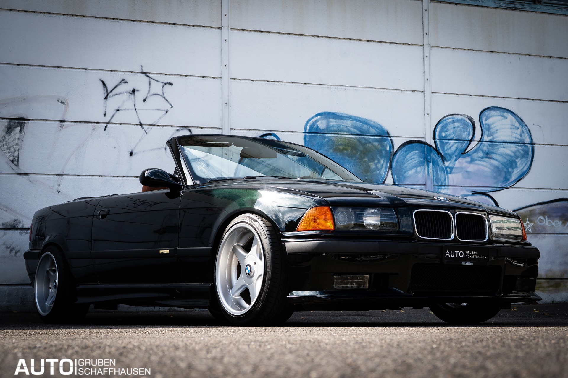 BMW 325i Cabrio-image-2