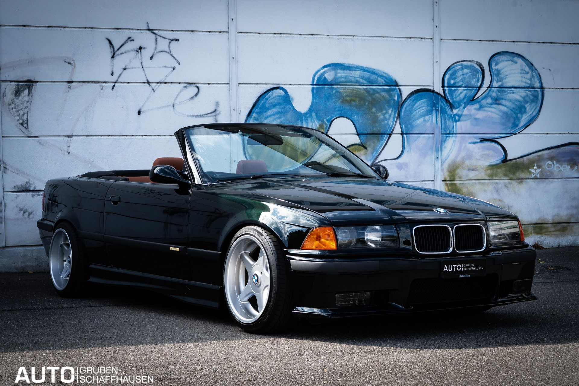 BMW 325i Cabrio-image-1