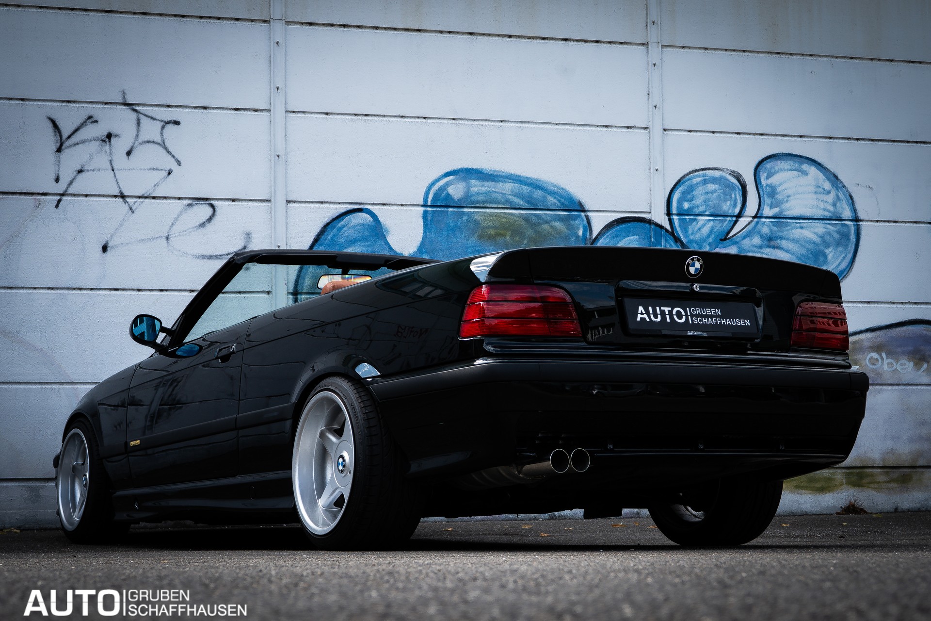 BMW 325i Cabrio-image-24