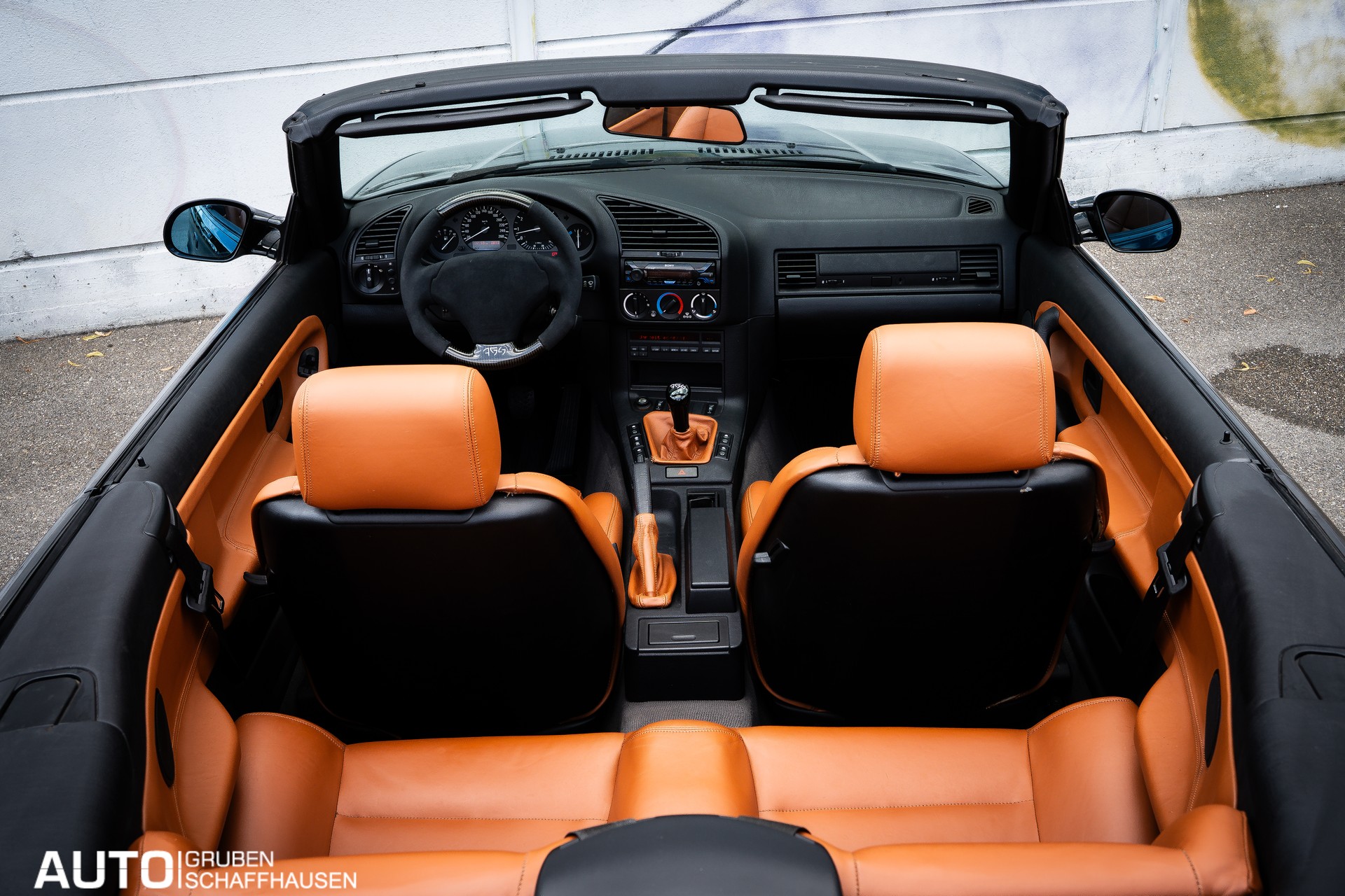 BMW 325i Cabrio-image-21