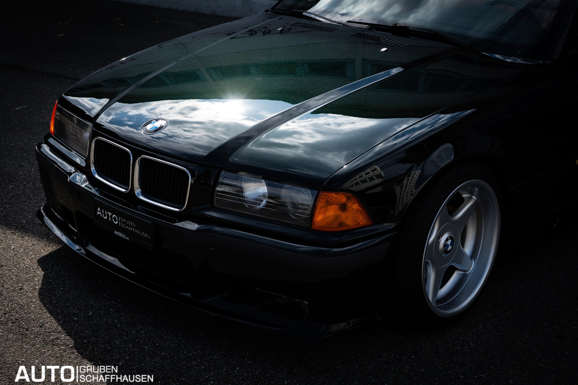 BMW 325i Cabrio-image-7