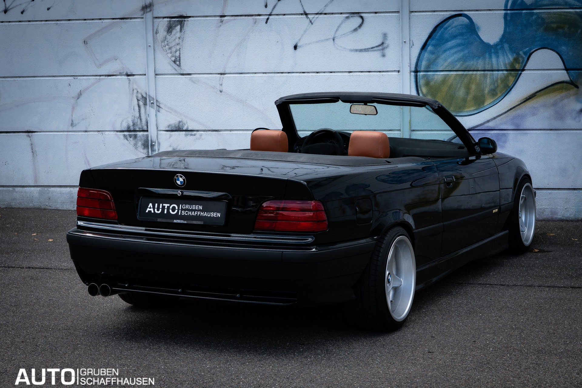 BMW 325i Cabrio-image-30