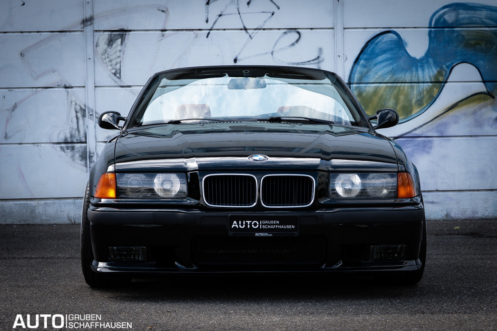 BMW 325i Cabrio-image-6