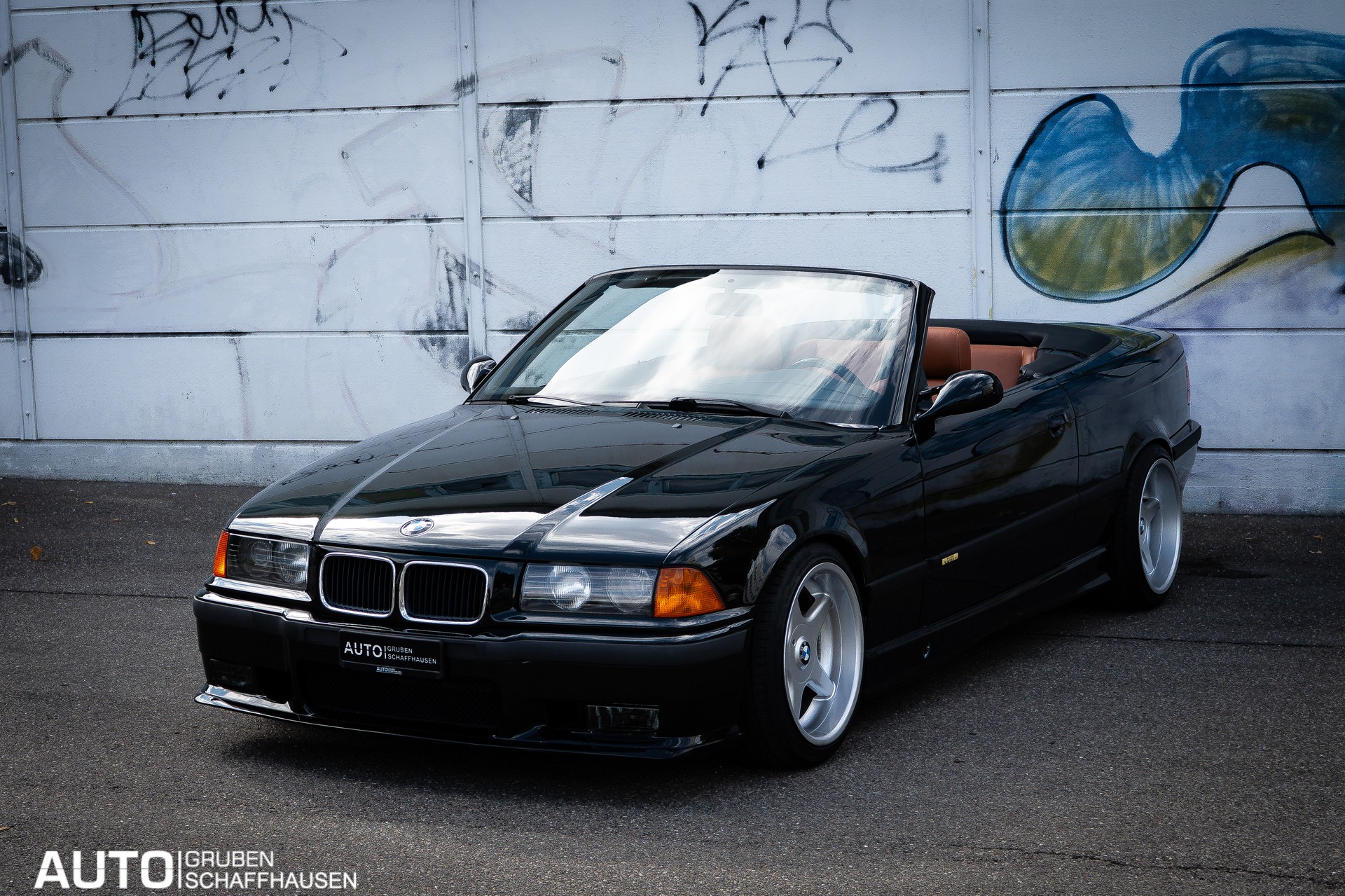 BMW 325i Cabrio-image-8