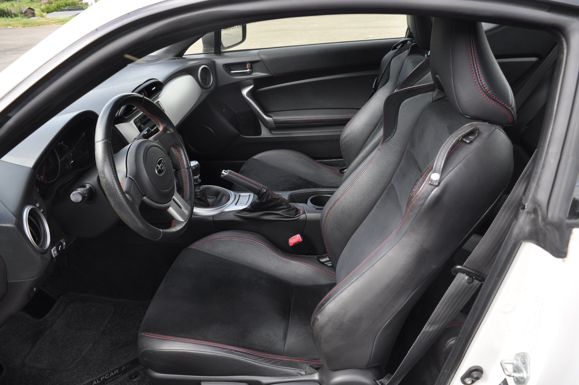 SUBARU BRZ 2.0R-image-9
