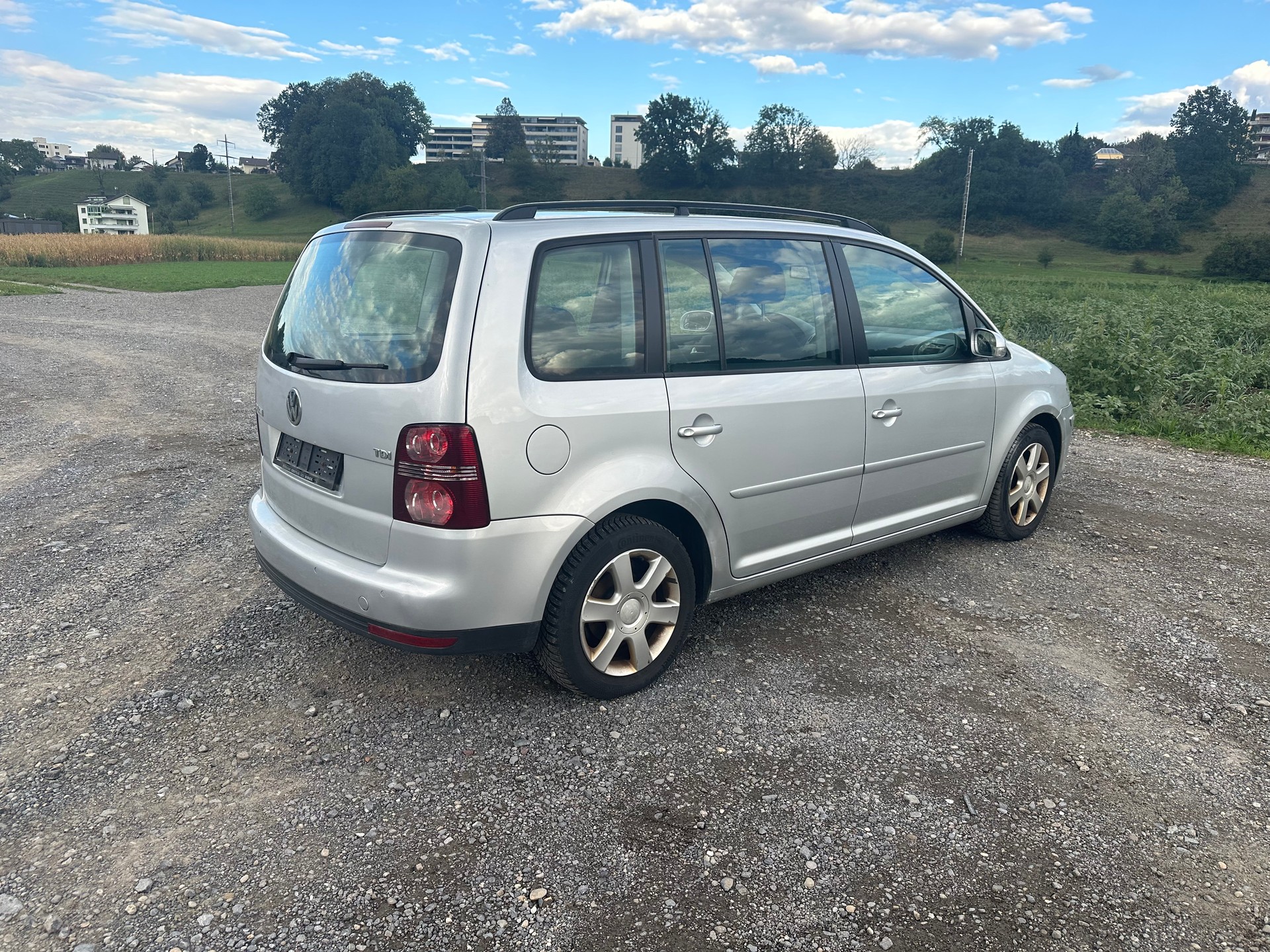 VW Touran 1.9 TDI Trendline DSG-image-7