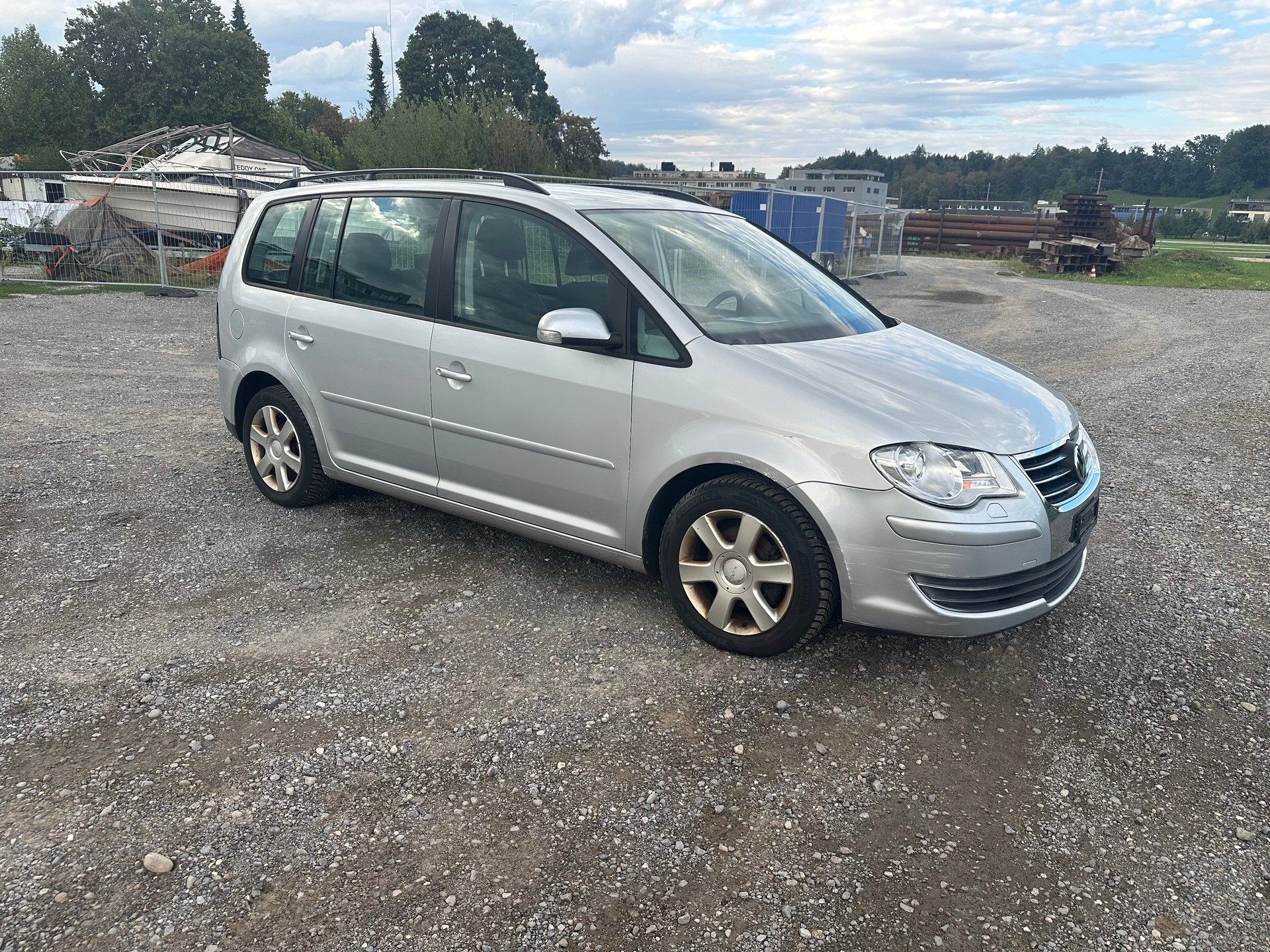 VW Touran 1.9 TDI Trendline DSG-image-4