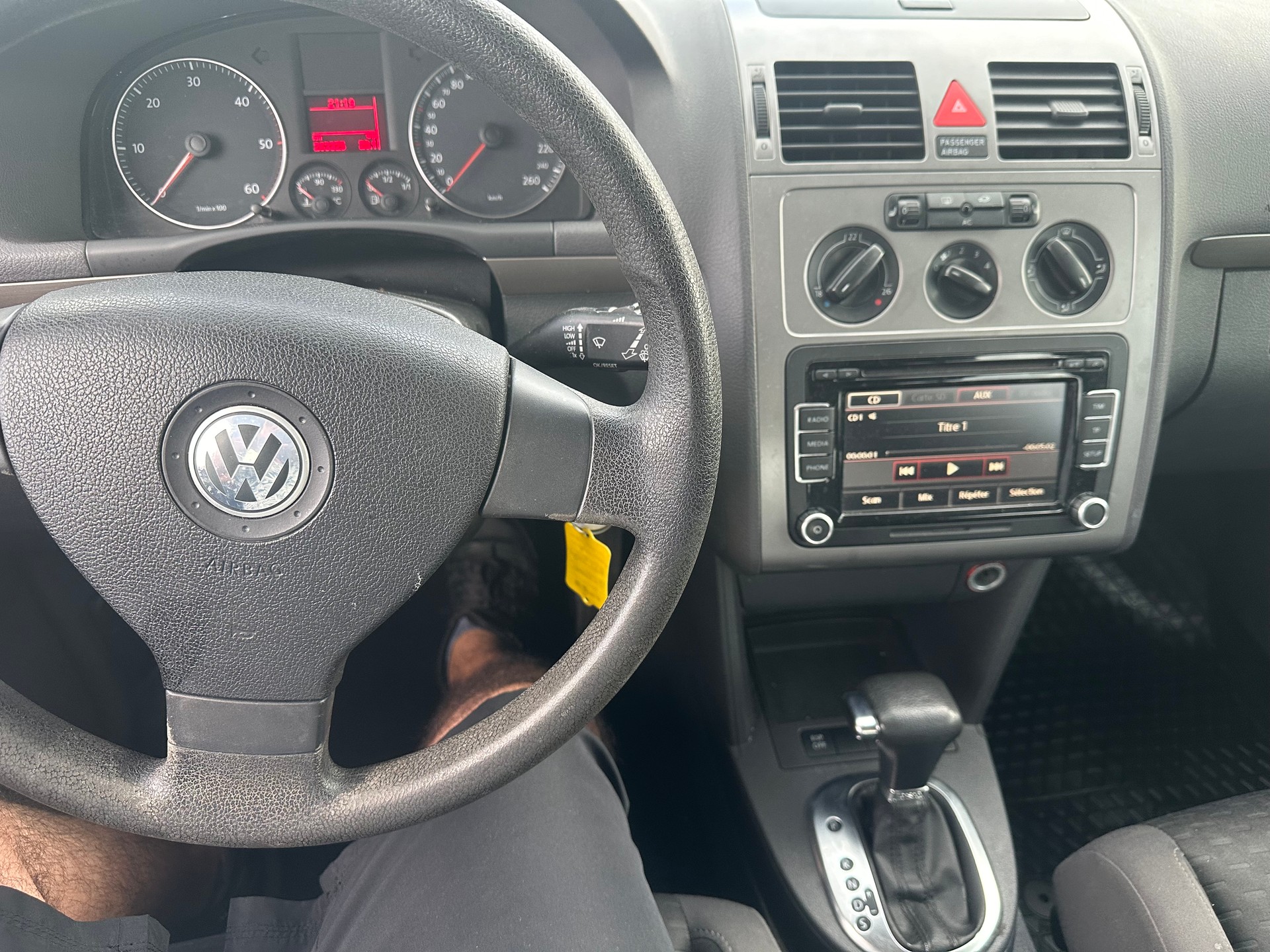 VW Touran 1.9 TDI Trendline DSG-image-14