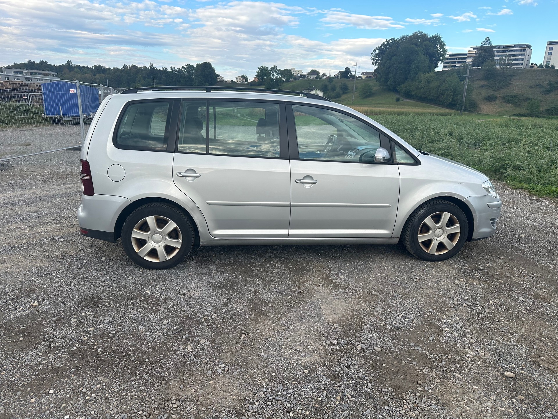 VW Touran 1.9 TDI Trendline DSG-image-6