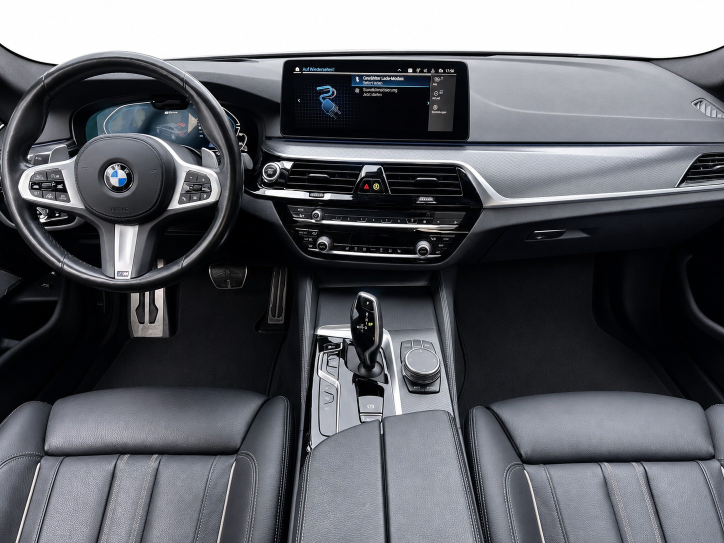 BMW 530e xDrive SAG M-SPORT PRO * CH FAHRZEUG AUS 1. HAND * Harman/Kardon * Parking Assistant Plus *-image-12