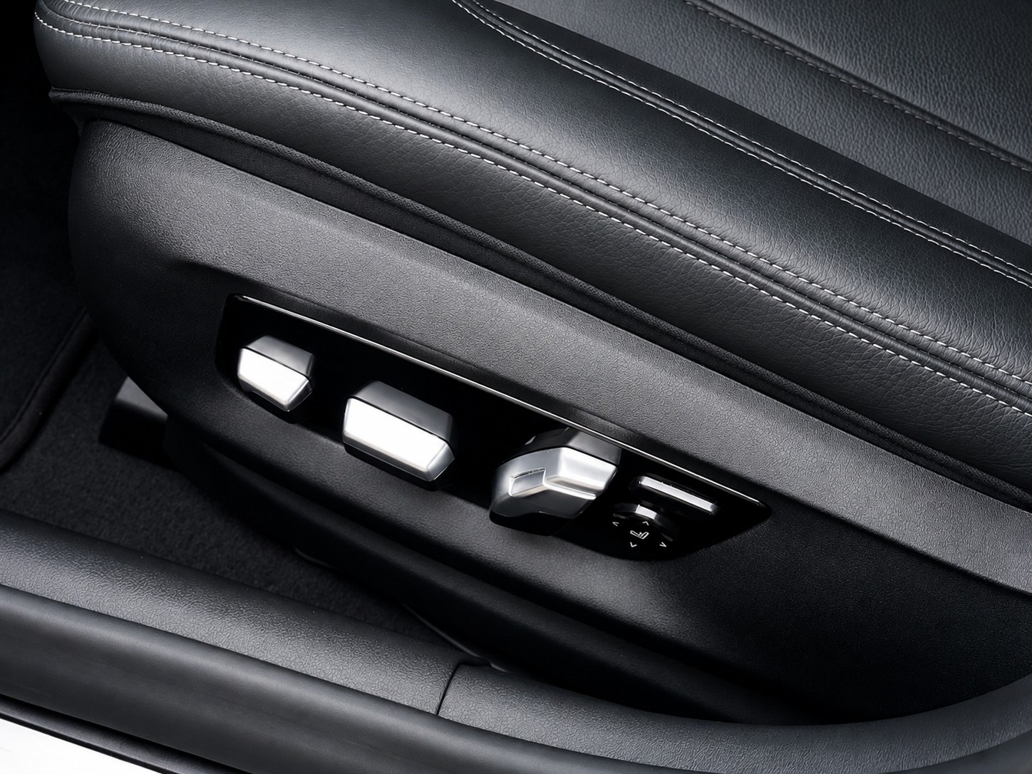 BMW 530e xDrive SAG M-SPORT PRO * CH FAHRZEUG AUS 1. HAND * Harman/Kardon * Parking Assistant Plus *-image-24