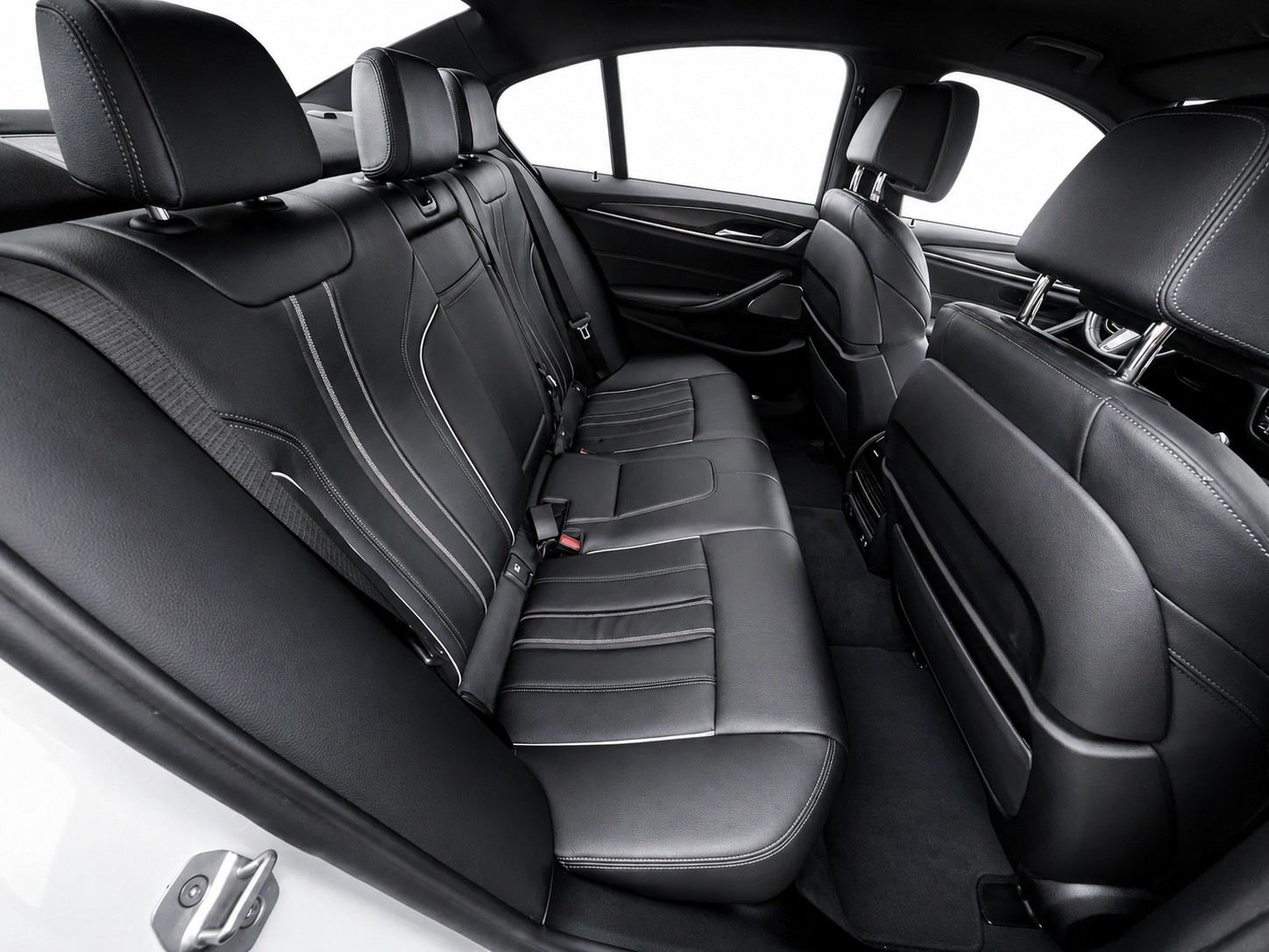 BMW 530e xDrive SAG M-SPORT PRO * CH FAHRZEUG AUS 1. HAND * Harman/Kardon * Parking Assistant Plus *-image-15