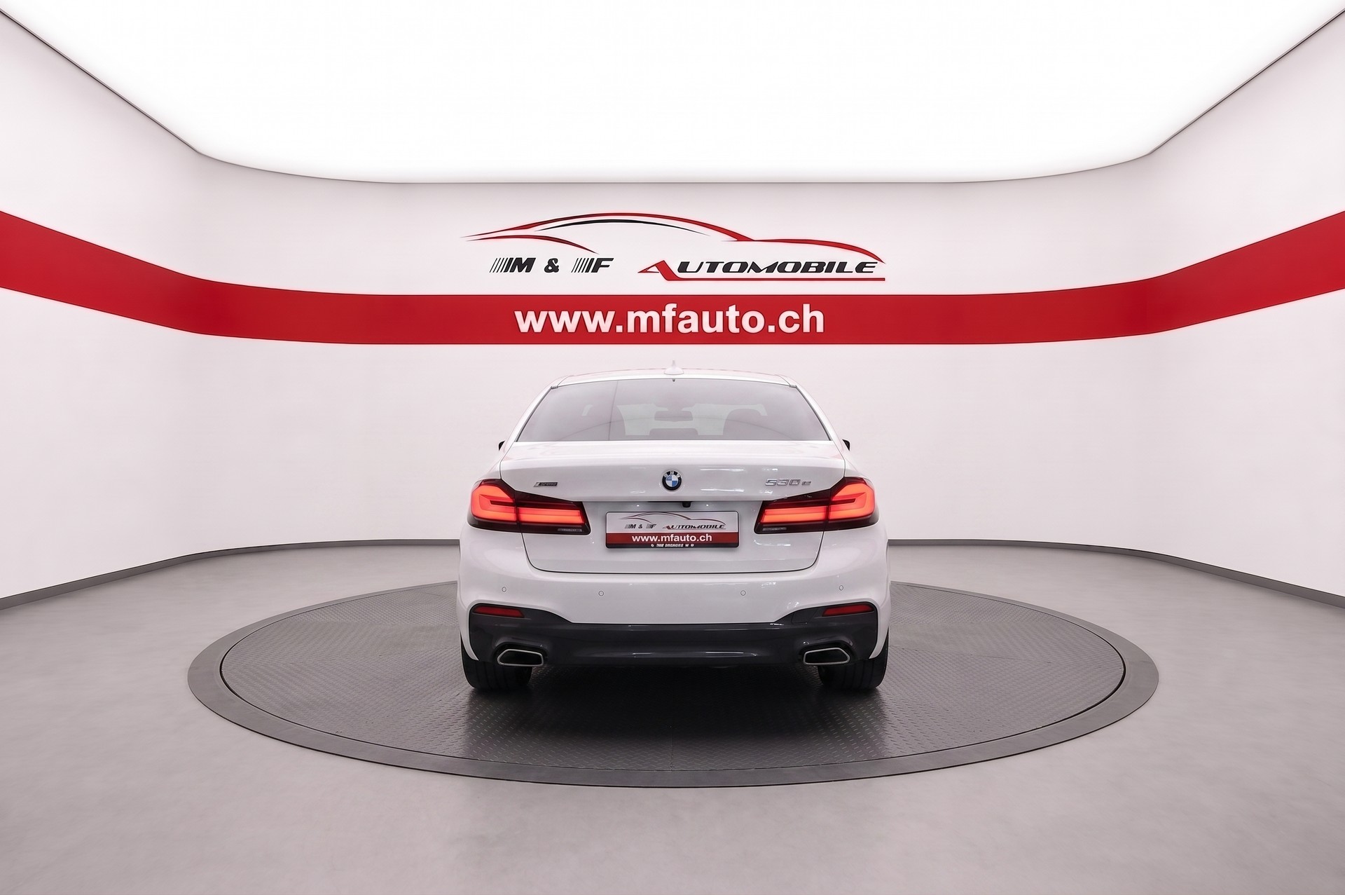BMW 530e xDrive SAG M-SPORT PRO * CH FAHRZEUG AUS 1. HAND * Harman/Kardon * Parking Assistant Plus *-image-5