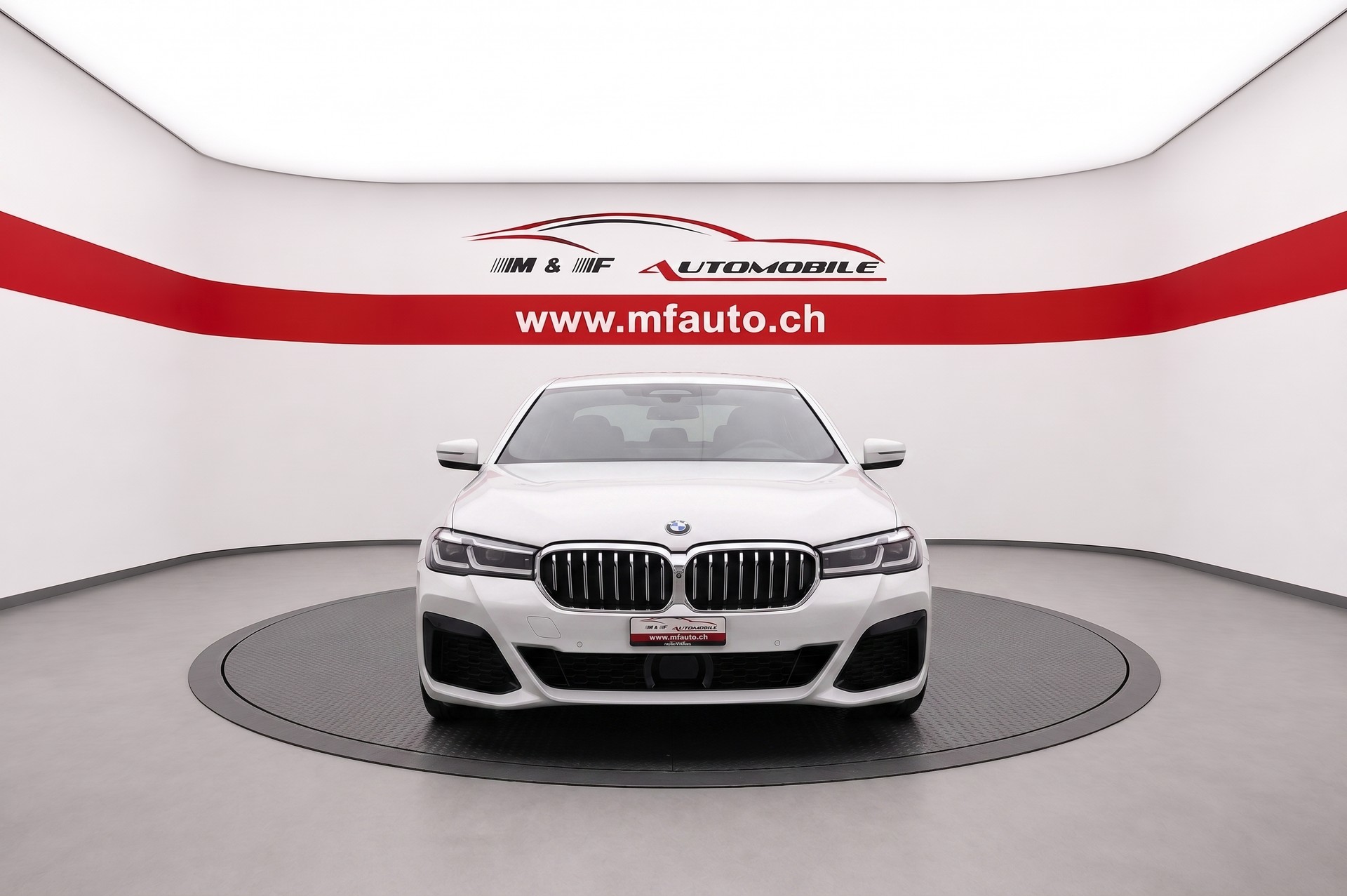 BMW 530e xDrive SAG M-SPORT PRO * CH FAHRZEUG AUS 1. HAND * Harman/Kardon * Parking Assistant Plus *-image-1