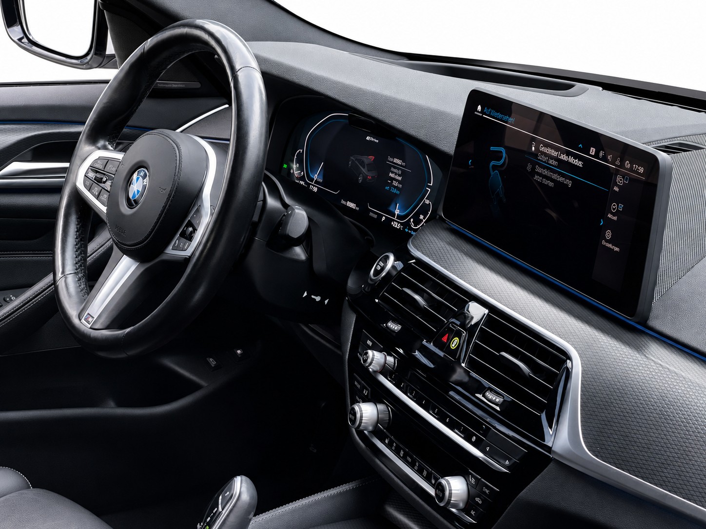 BMW 530e xDrive SAG M-SPORT PRO * CH FAHRZEUG AUS 1. HAND * Harman/Kardon * Parking Assistant Plus *-image-19