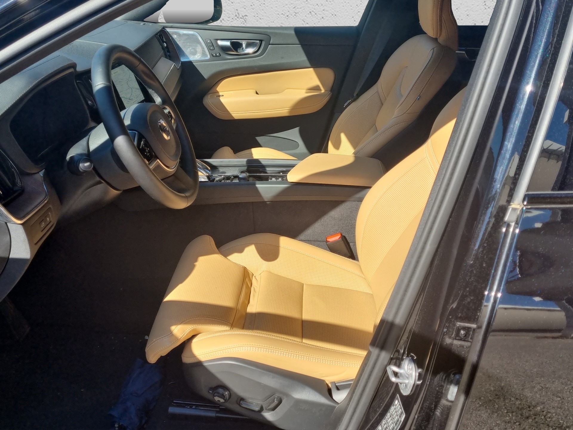 VOLVO XC60 T8 eAWD PluginHybrid Plus Dark Geartronic-image-8
