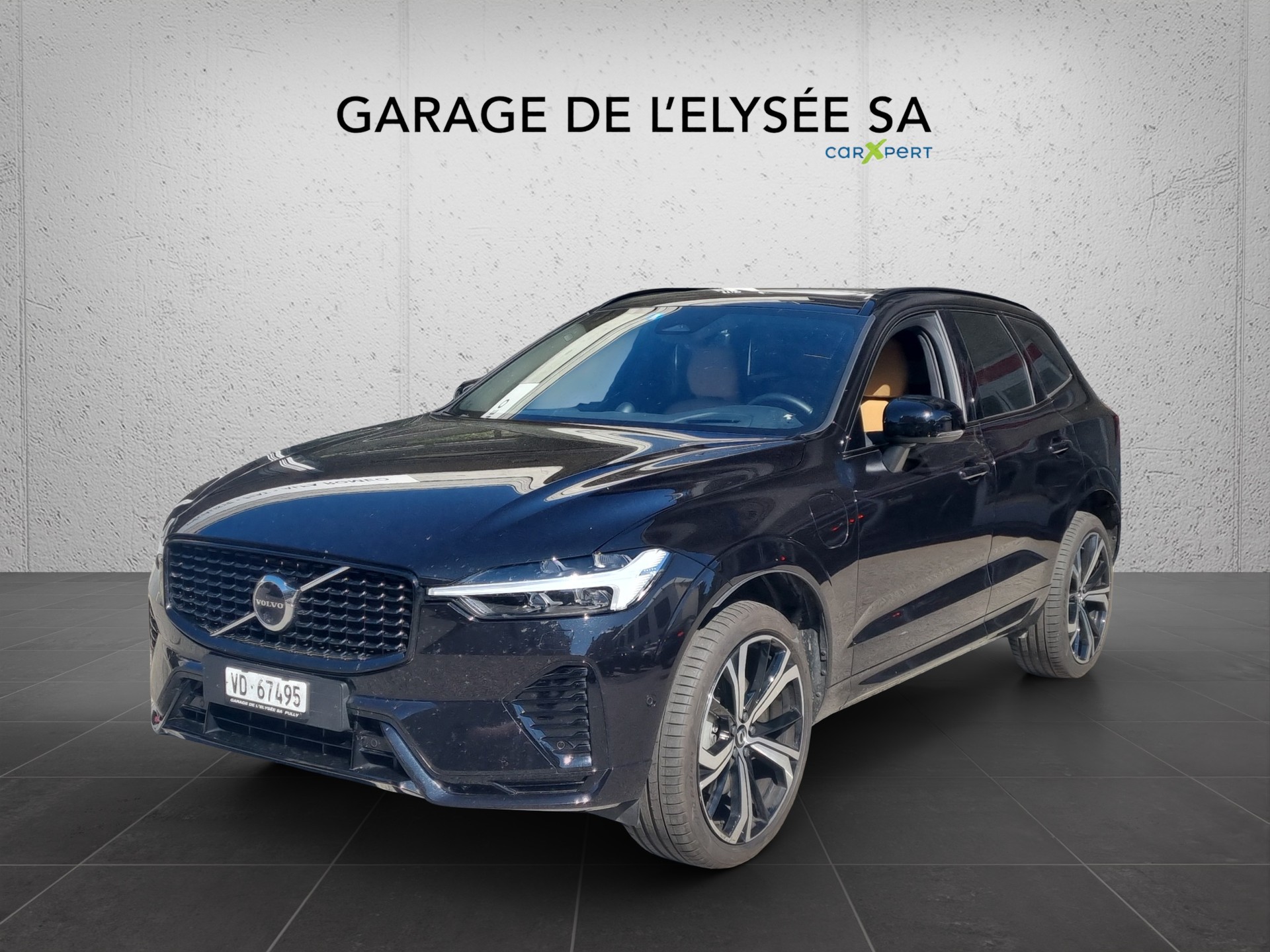 VOLVO XC60 T8 eAWD PluginHybrid Plus Dark Geartronic-image-1