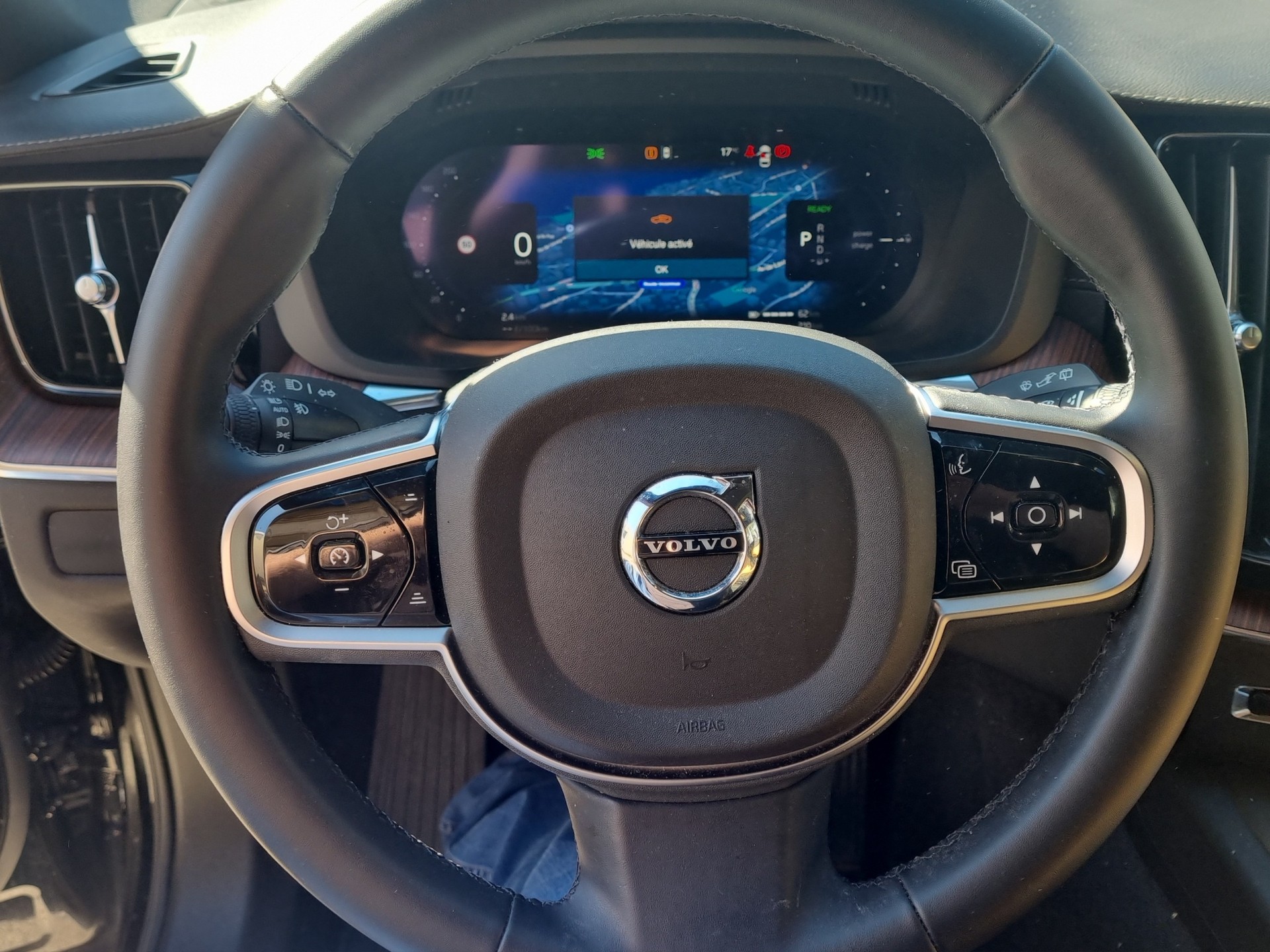 VOLVO XC60 T8 eAWD PluginHybrid Plus Dark Geartronic-image-10