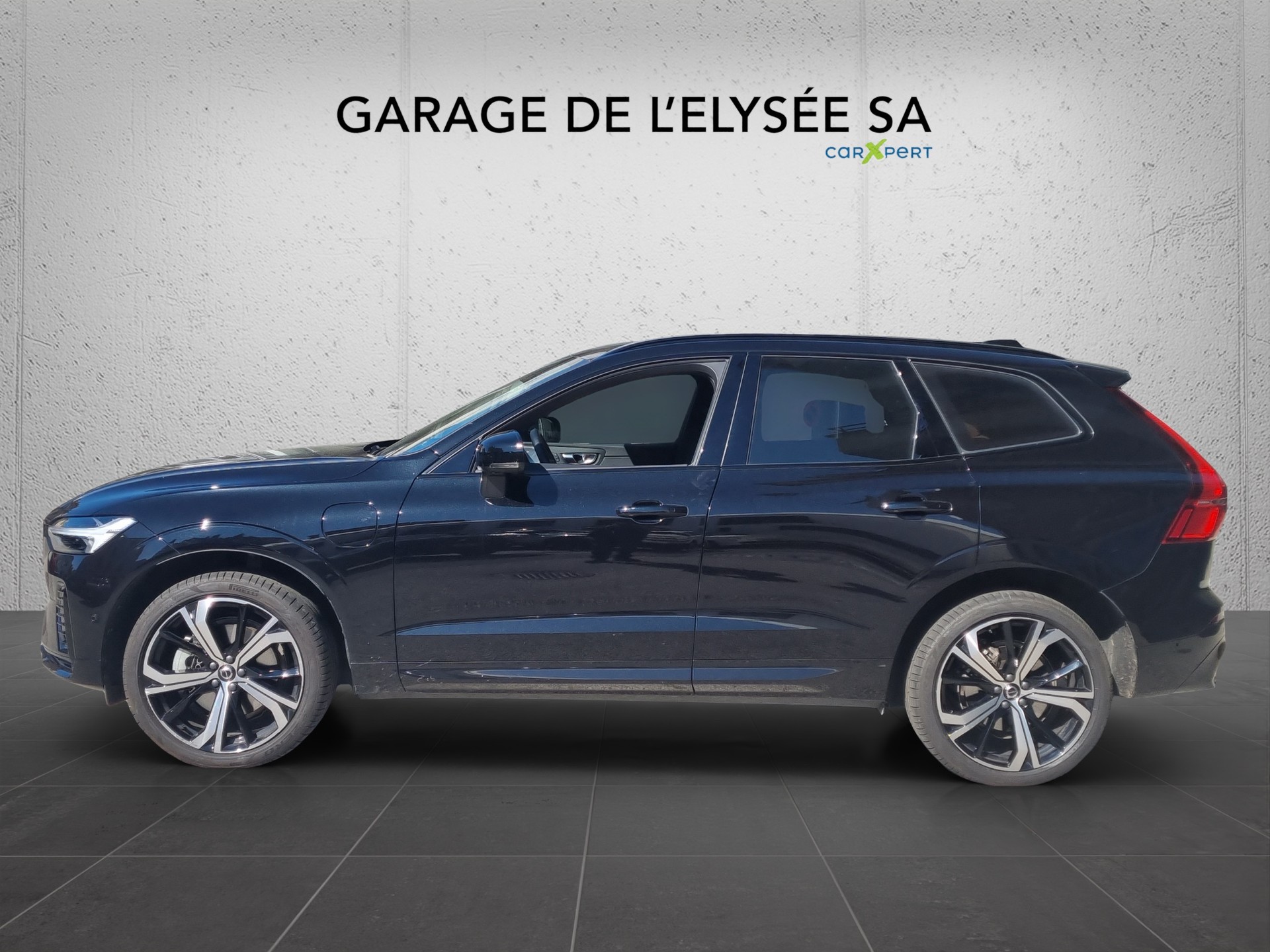 VOLVO XC60 T8 eAWD PluginHybrid Plus Dark Geartronic-image-2