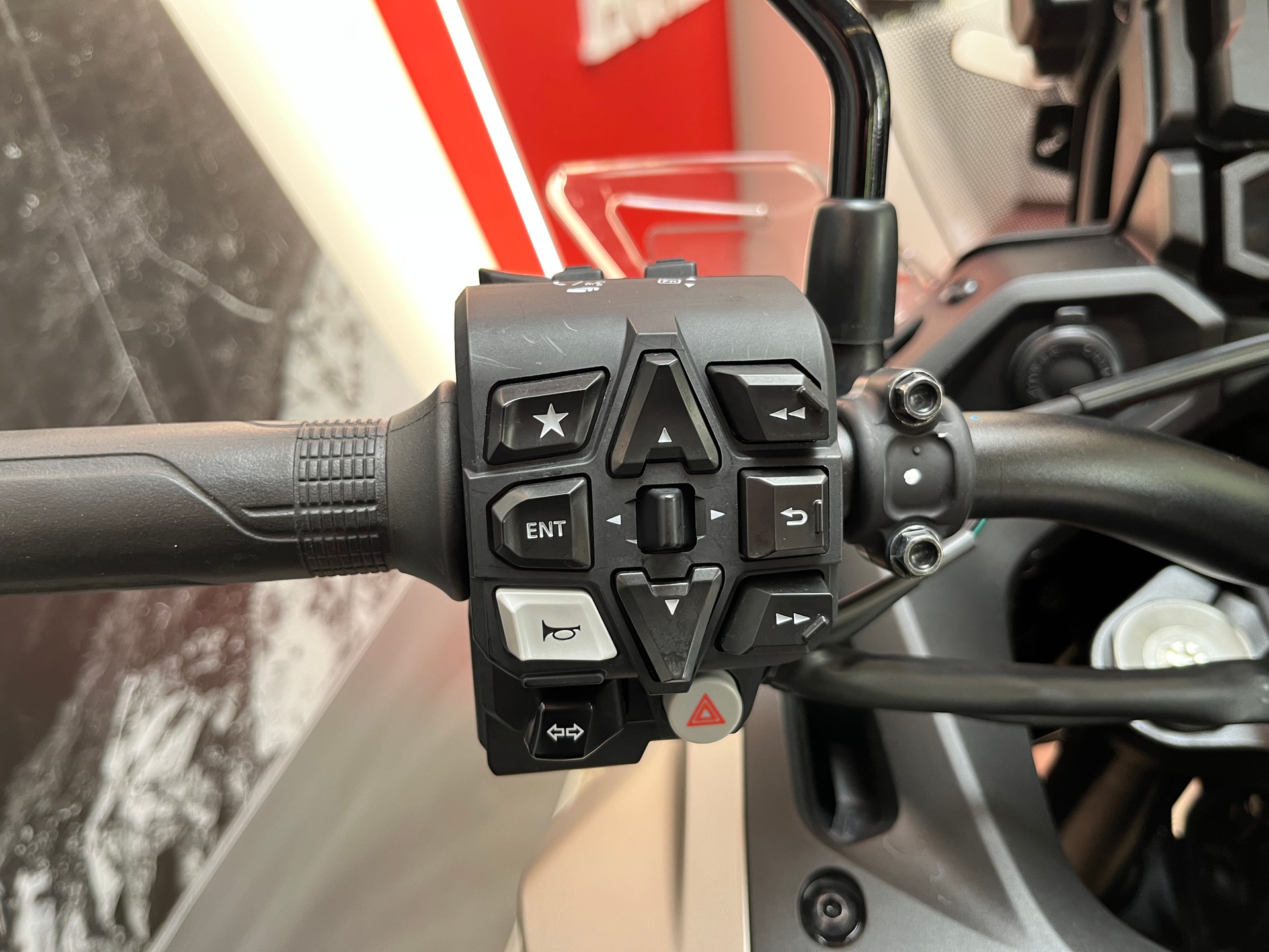 HONDA NT 1000 A Modell 2025 frisch ab grossem Service-image-6