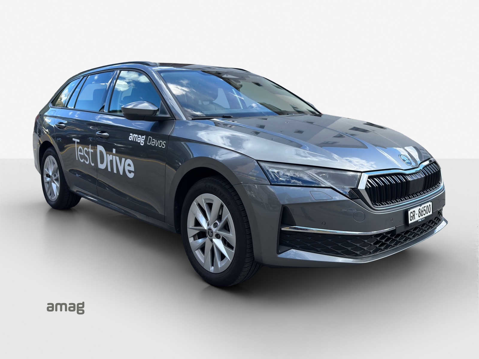 SKODA Octavia Combi 2.0 TSI DSG Selection 4x4-image-5