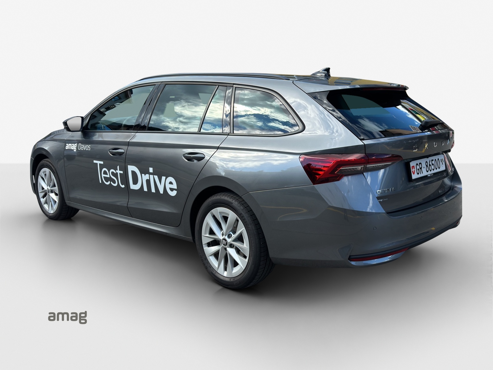SKODA Octavia Combi 2.0 TSI DSG Selection 4x4-image-2