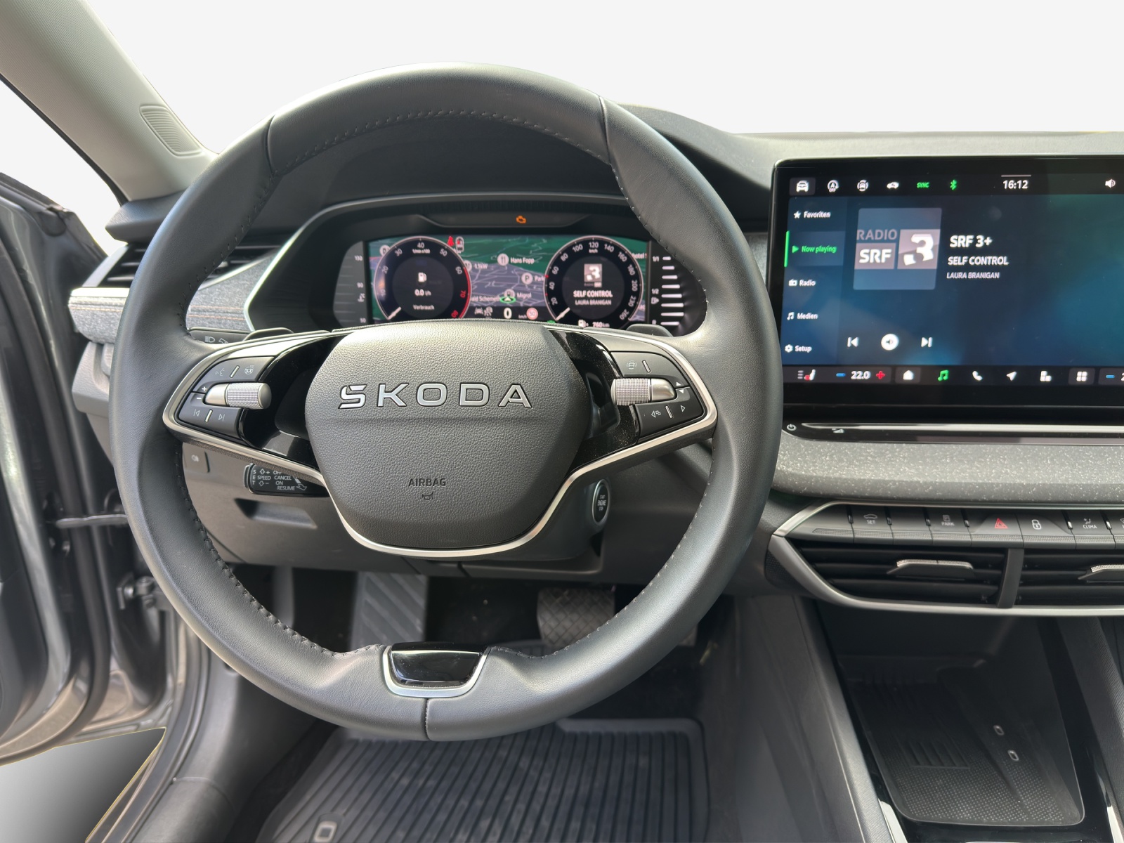 SKODA Octavia Combi 2.0 TSI DSG Selection 4x4-image-9