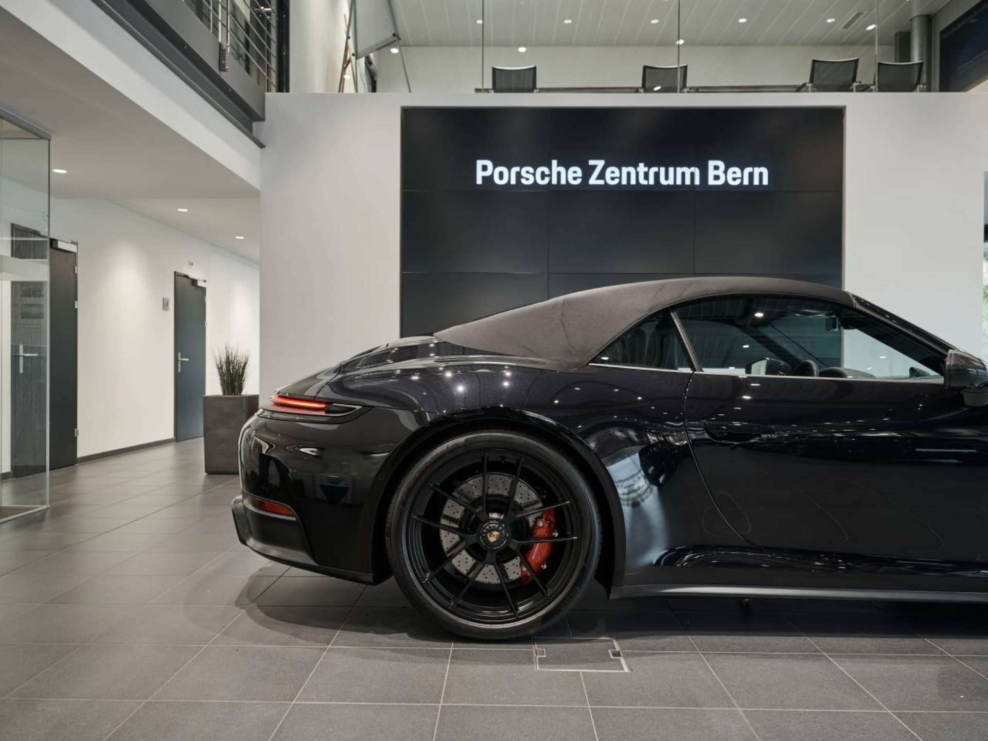 PORSCHE 911 Carrera GTS Cabriolet-image-19