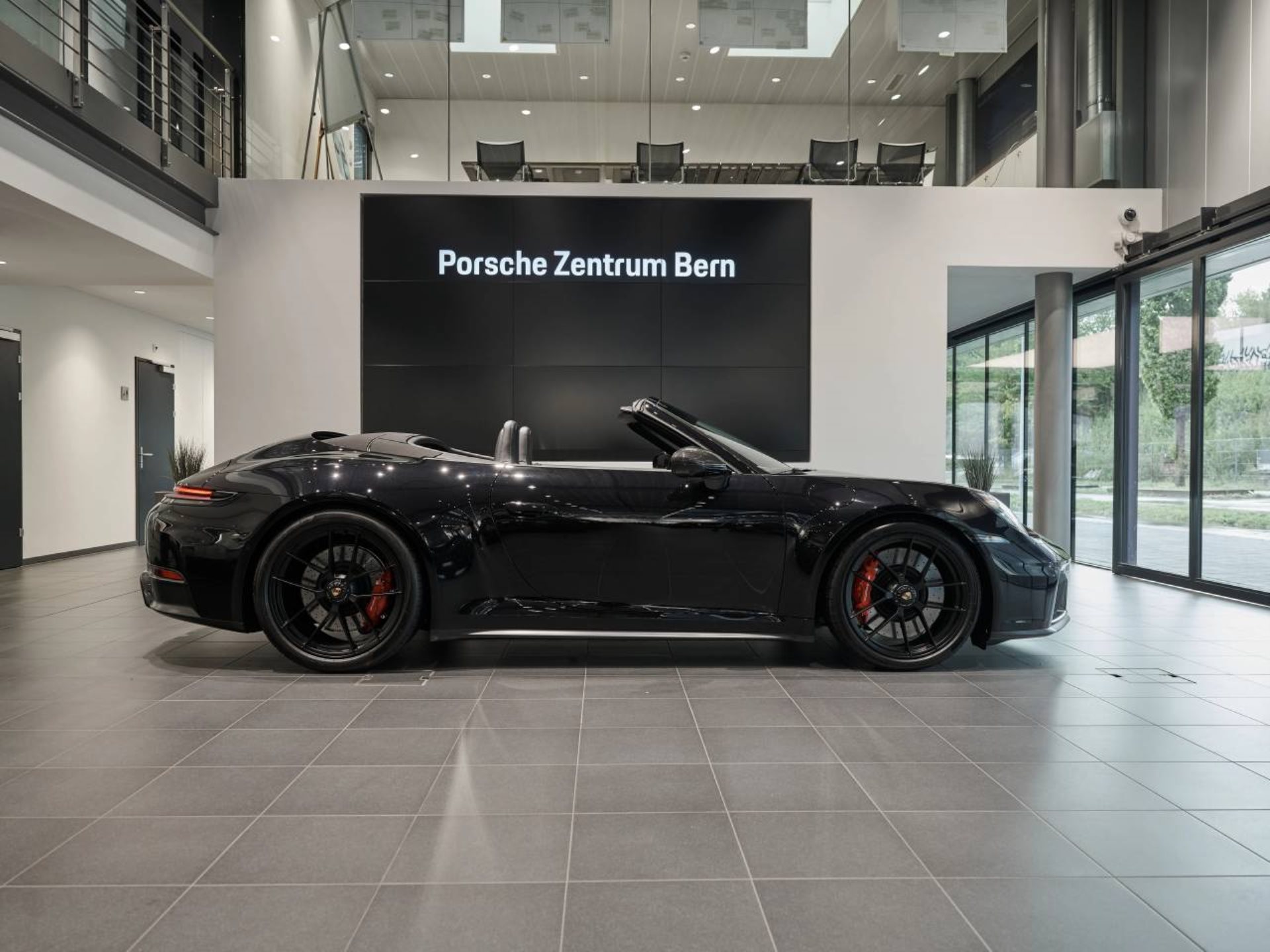 PORSCHE 911 Carrera GTS Cabriolet-image-1