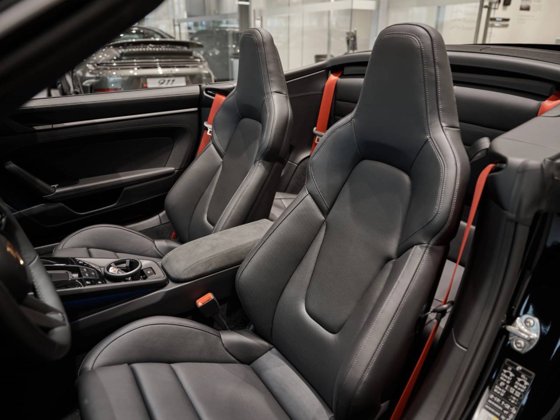 PORSCHE 911 Carrera GTS Cabriolet-image-4