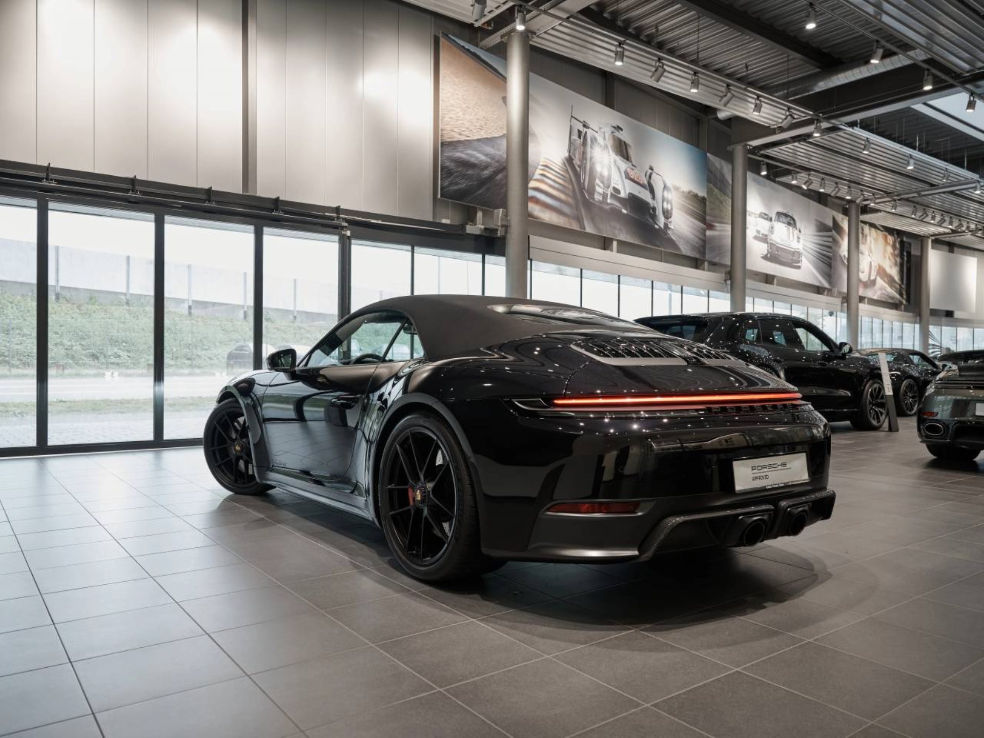 PORSCHE 911 Carrera GTS Cabriolet-image-14