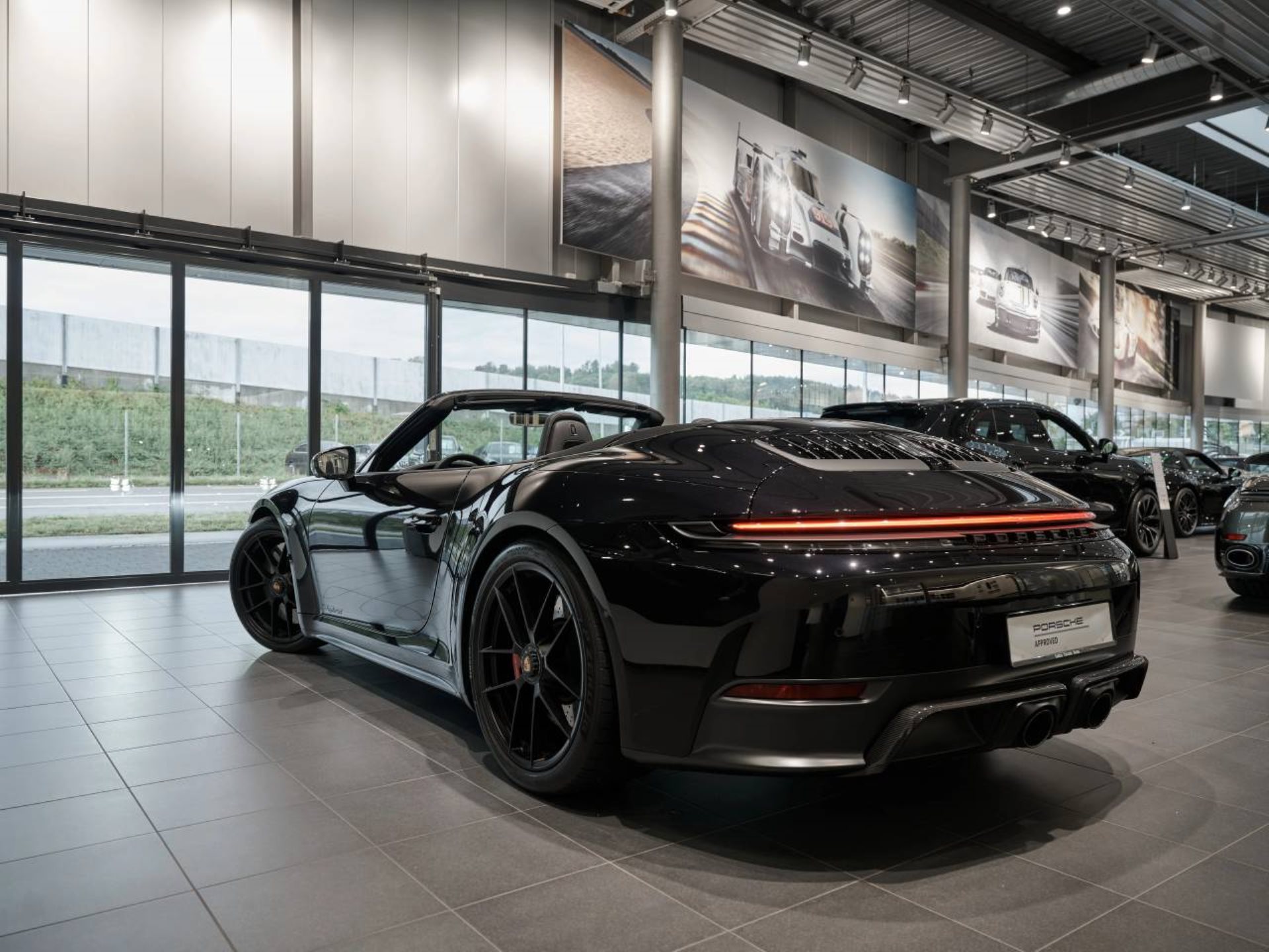 PORSCHE 911 Carrera GTS Cabriolet-image-6