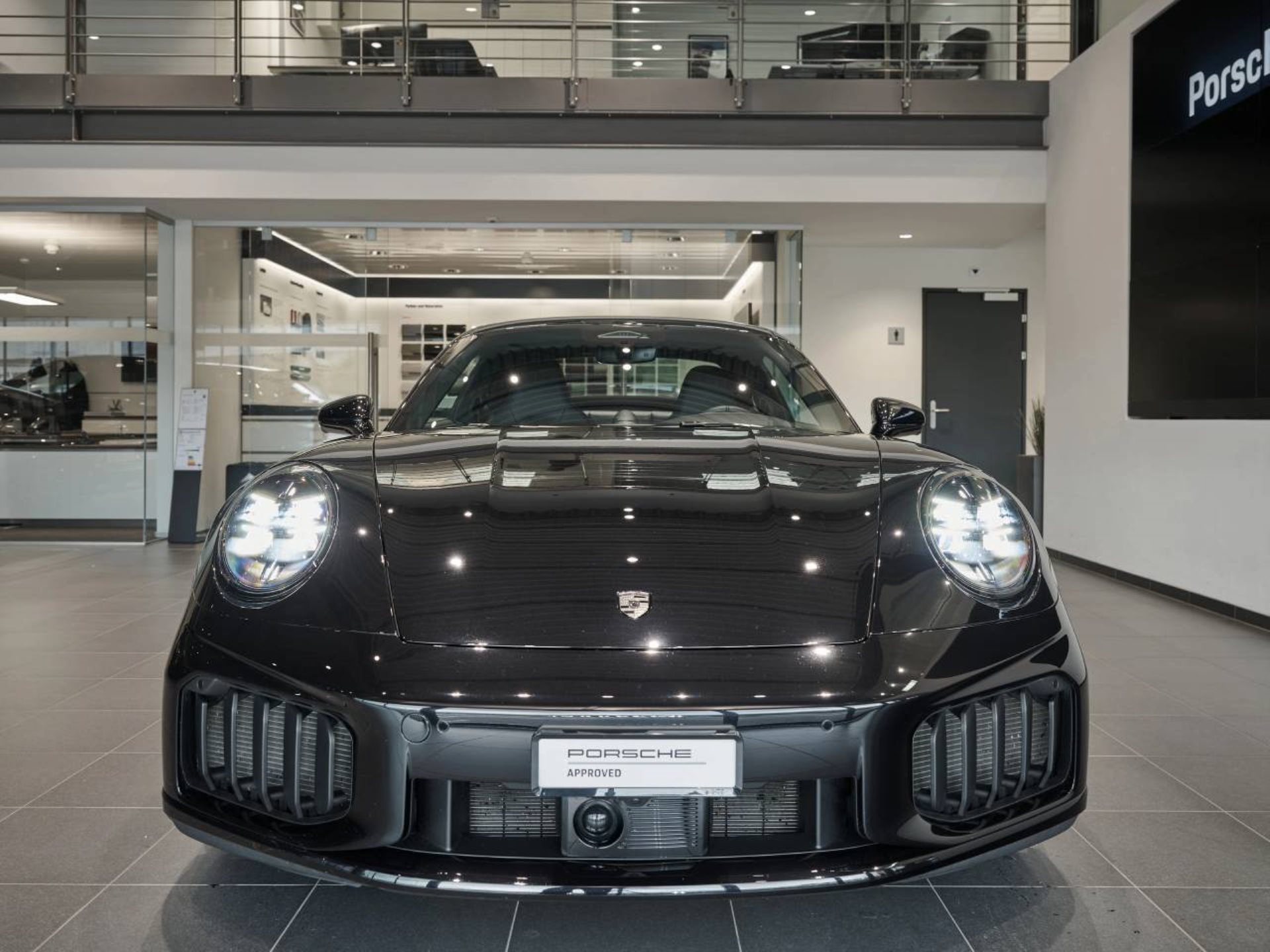 PORSCHE 911 Carrera GTS Cabriolet-image-8