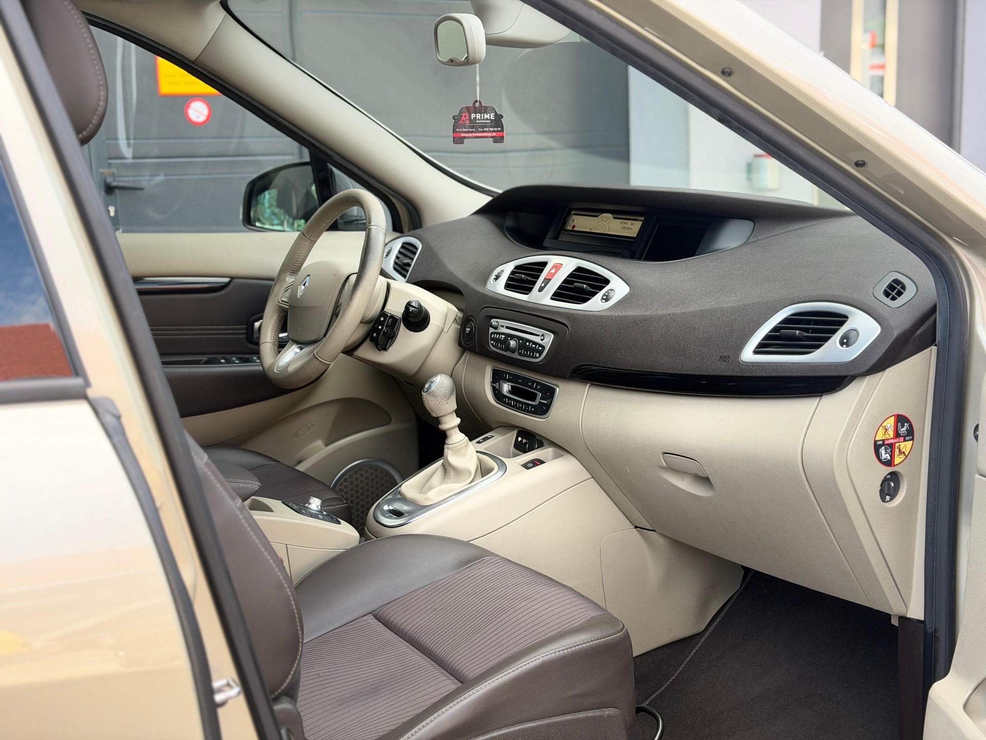 RENAULT Scénic 1.4 16V Turbo Expression-image-7
