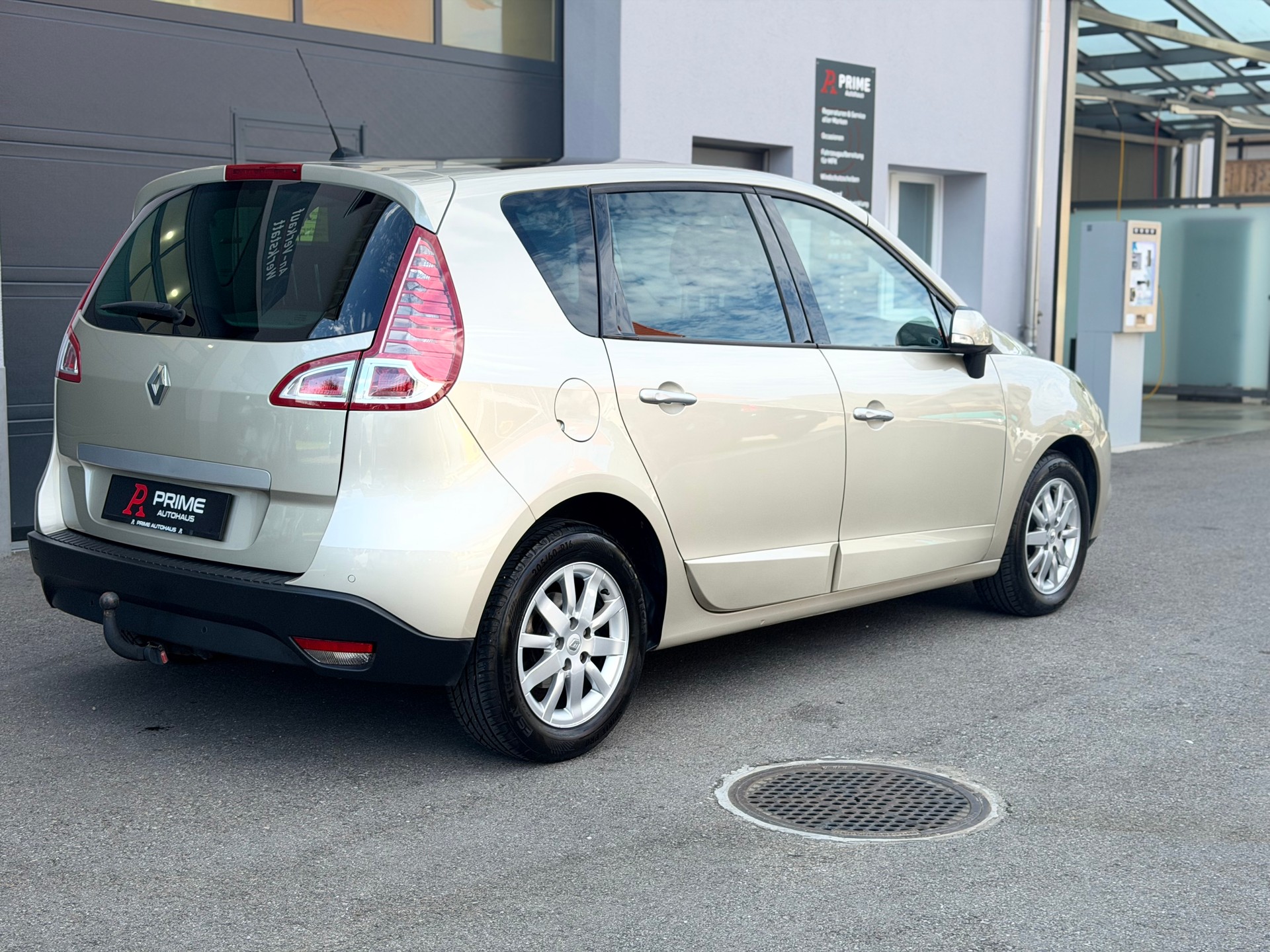 RENAULT Scénic 1.4 16V Turbo Expression-image-4